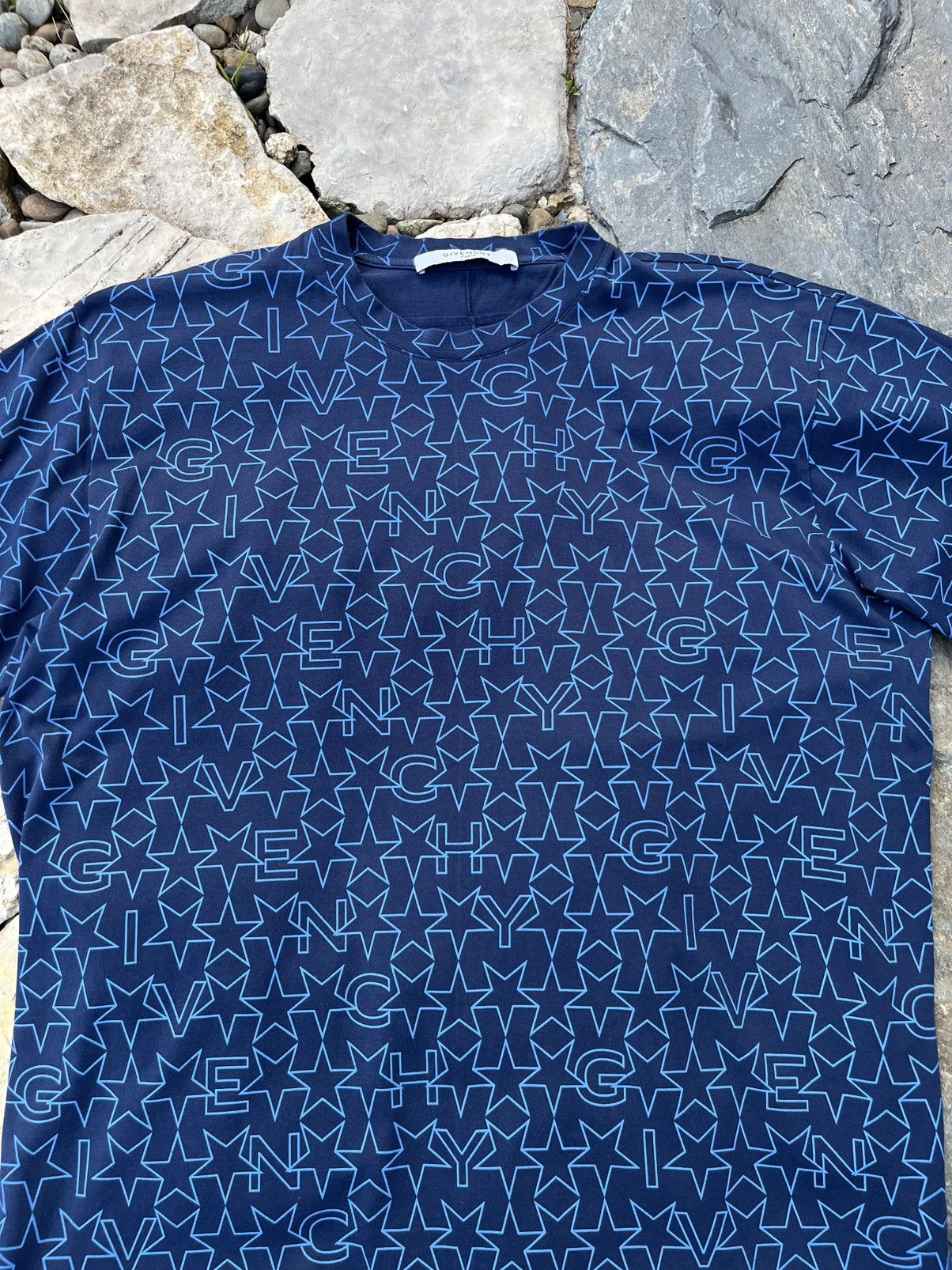 Designer × Givenchy Givenchy Paris geometric stars full print logo oversized tee Size US XS / EU 42 / 0 - 3 Thumbnail
