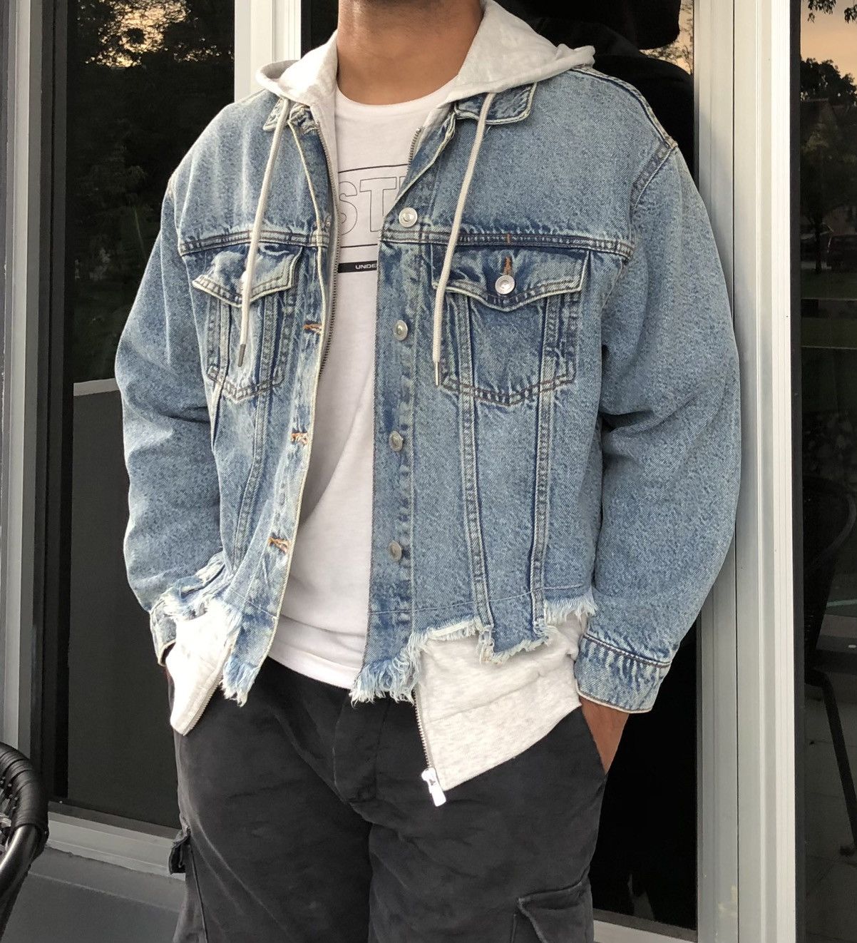 Bershka Bershka Denim Distressed Hoodie Jacket Size US S / EU 44-46 / 1 - 1 Thumbnail