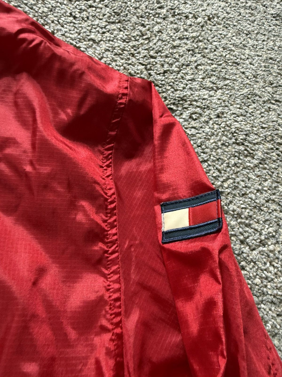 Tommy Hilfiger Vintage Tommy Hilfiger Red Windbreaker Jacket Size M Size US M / EU 48-50 / 2 - 2 Thumbnail