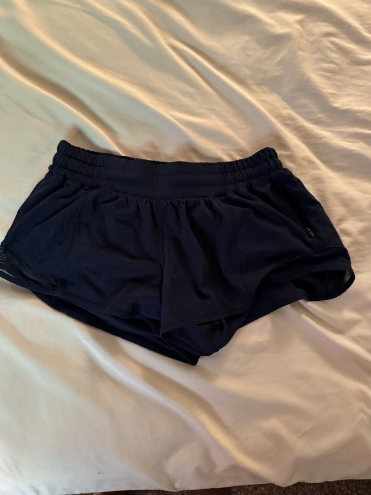 Lululemon Lululemon Hottie Hot shorts Size 28" / US 6 / IT 42 - 2 Thumbnail