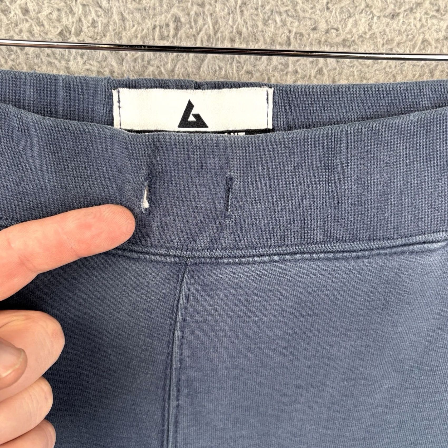 Vintage American Giant Sweatpants Joggers Mens M Navy 100% Cotton Drawstring Elastic Waist Pockets Tapered Inseam 29" Regular Fit USA Made Size US 31 - 2 Thumbnail
