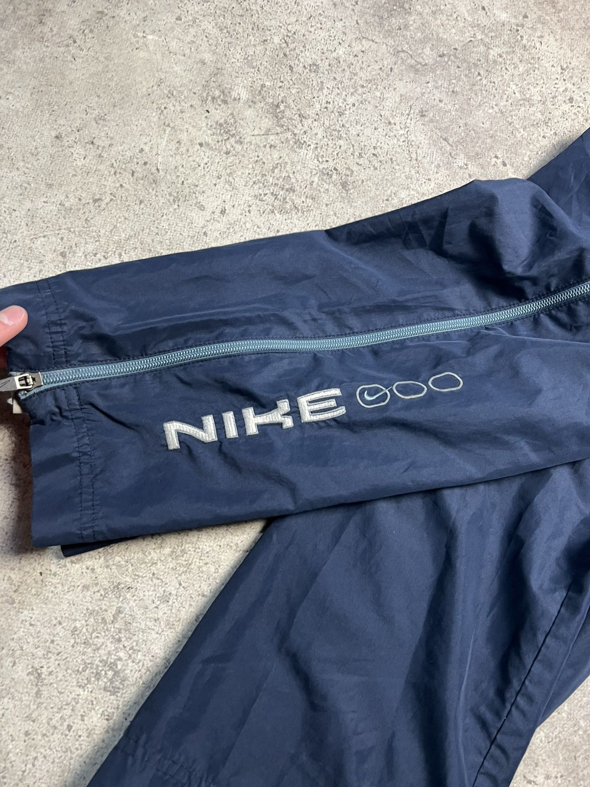 Nike Vintage Nike nylon pants in black with swoosh mens 00s Size US 32 / EU 48 - 3 Thumbnail