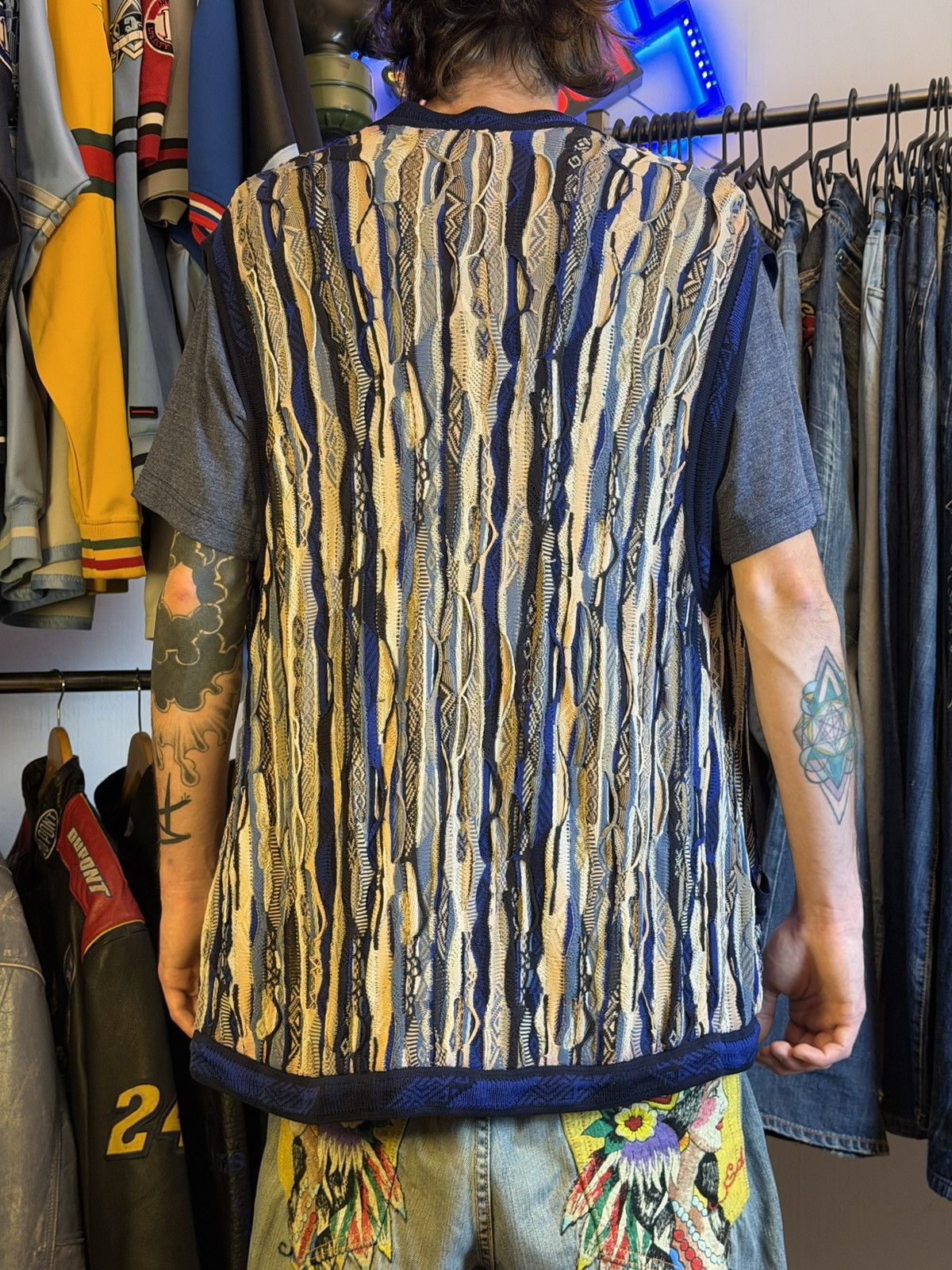 Coogi Vintage Coogi classic silk knitted vest Size US L / EU 52-54 / 3 - 4 Thumbnail