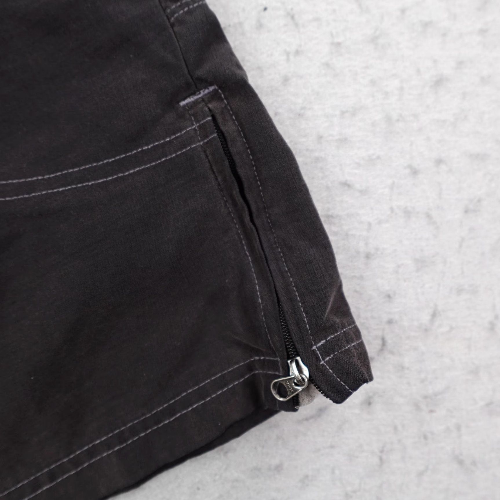 Vintage Kuhl Shorts Womens Medium Black Kuhldry Cargo Adjustable Waist Hiking Trail Size 32" / US 10 / IT 46 - 3 Thumbnail