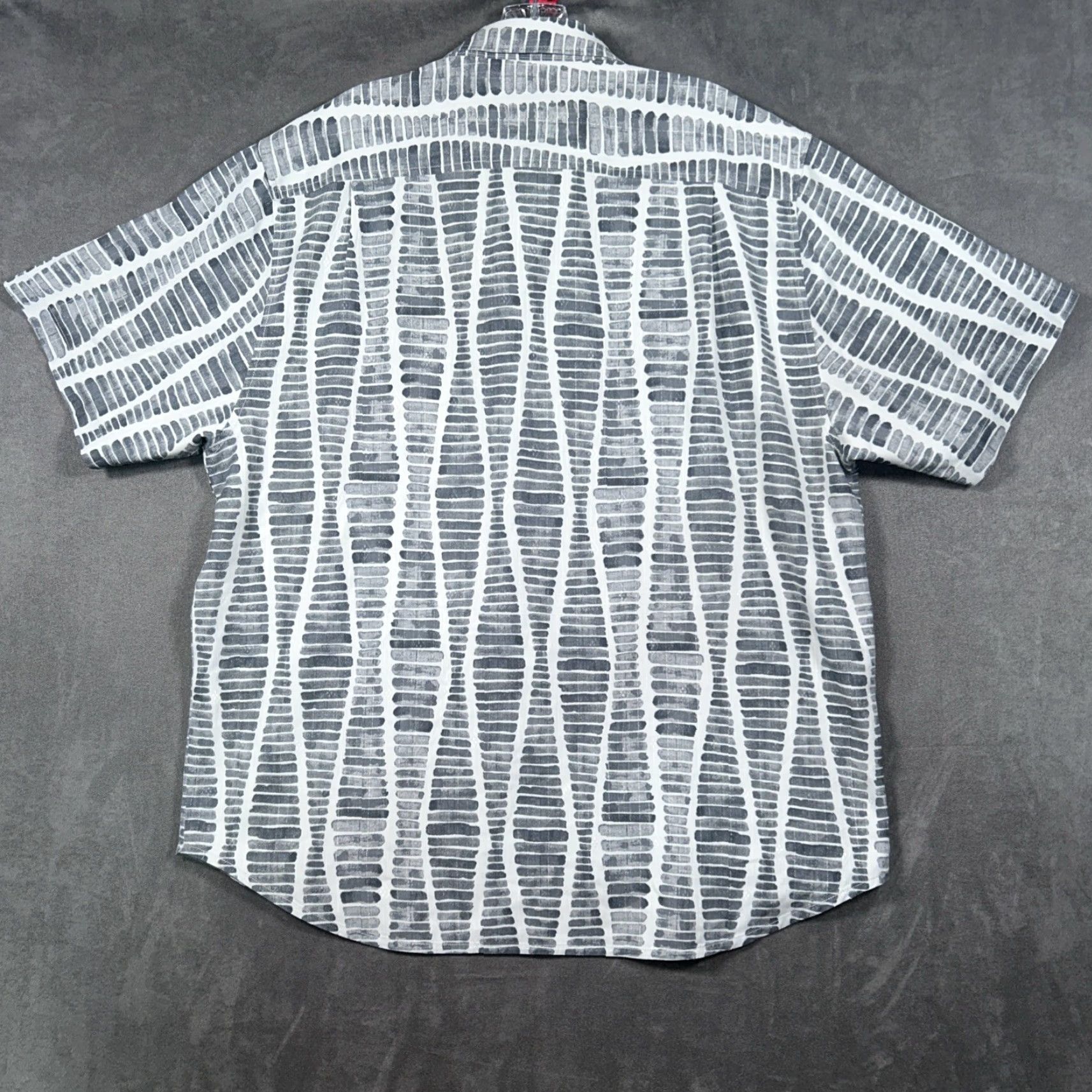 Tommy Bahama Tommy Bahama Shirt Mens L Gray Silk Button-Up Short Sleeve Geometric Pattern Casual Beach Hawaiian 100% Silk Button-Up Size US L / EU 52-54 / 3 - 6 Thumbnail