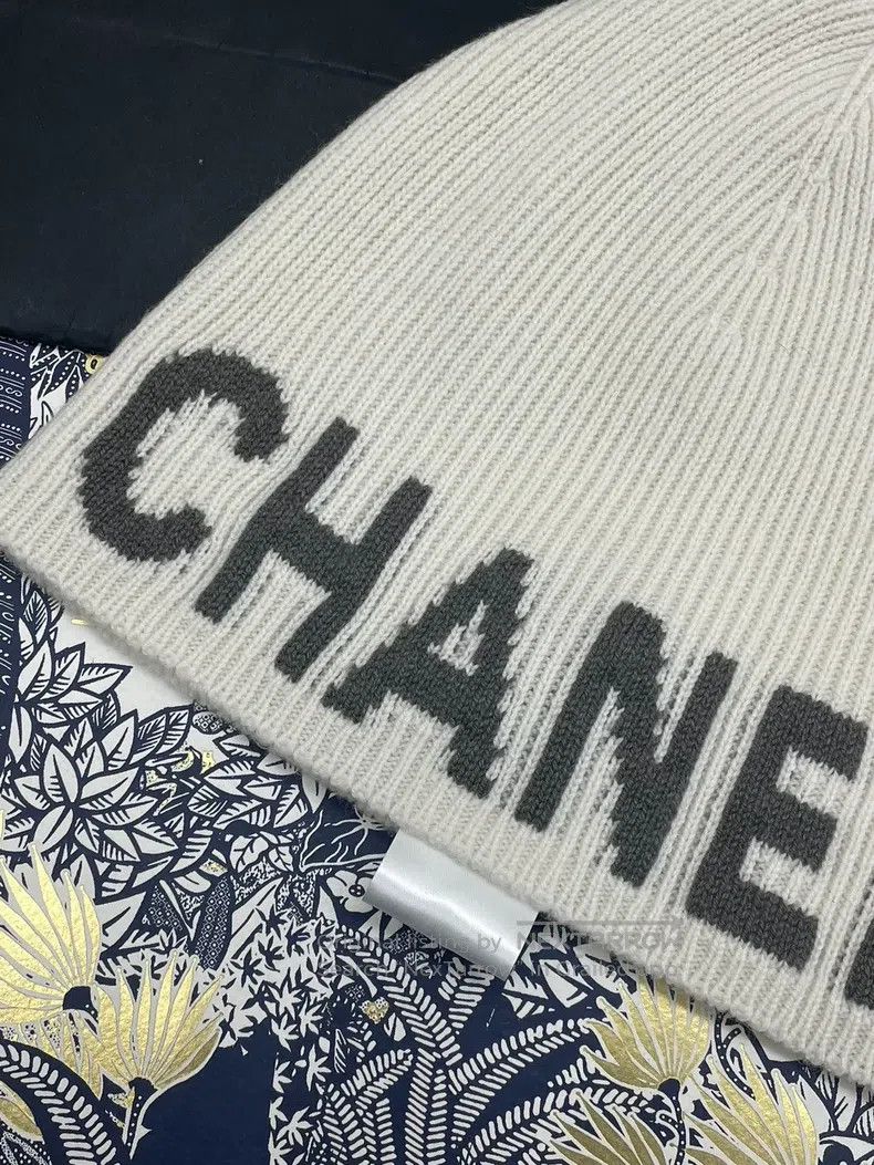 Chanel Chanel 25C white letter cashmere knitted hat Size ONE SIZE - 2 Thumbnail