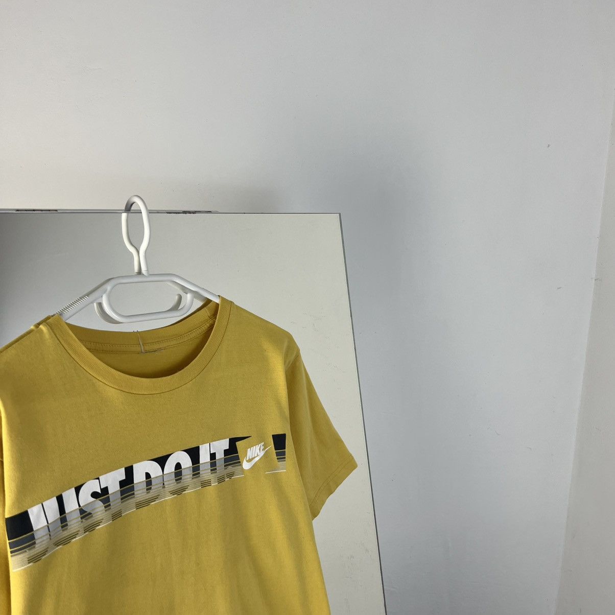 Nike Vintage Nike Big Logo T-Shirt Streetwear Style Size US M / EU 48-50 / 2 - 2 Thumbnail