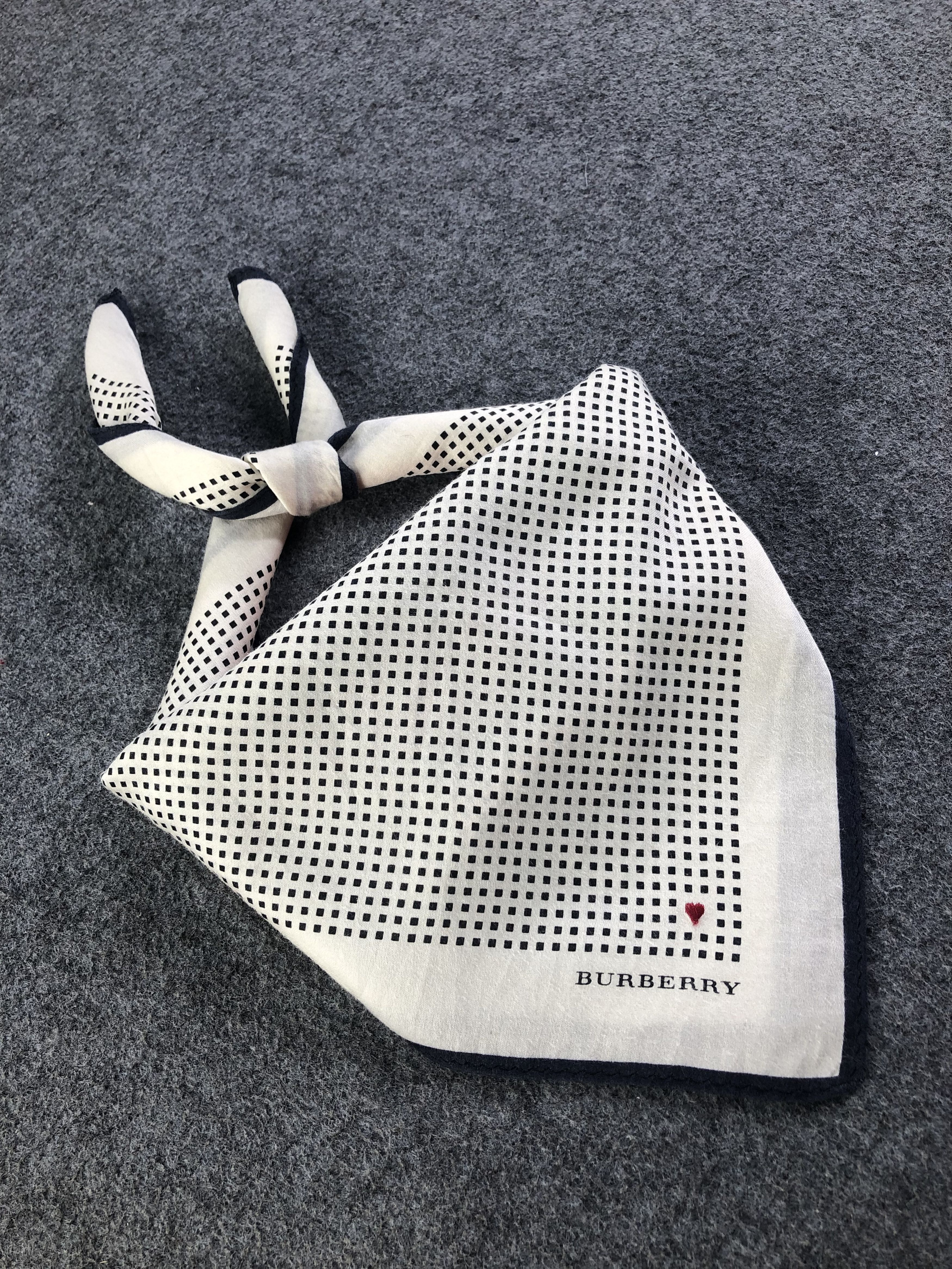 Burberry Burberry Handkerchief / Bandana / Neckerchief Size ONE SIZE - 1 Thumbnail