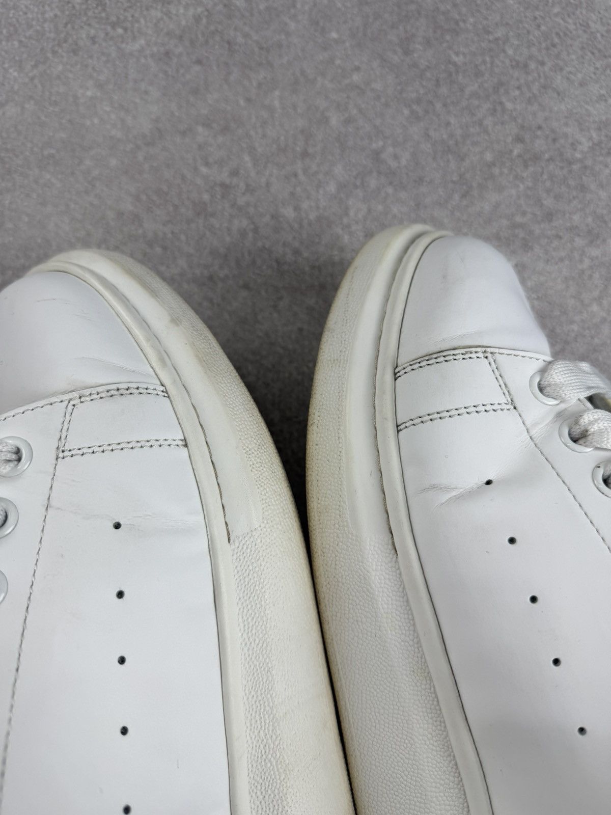 Alexander McQueen Alexander McQueen White Leather Sneakers Size 42 Size US 9 / EU 42 - 10 Thumbnail