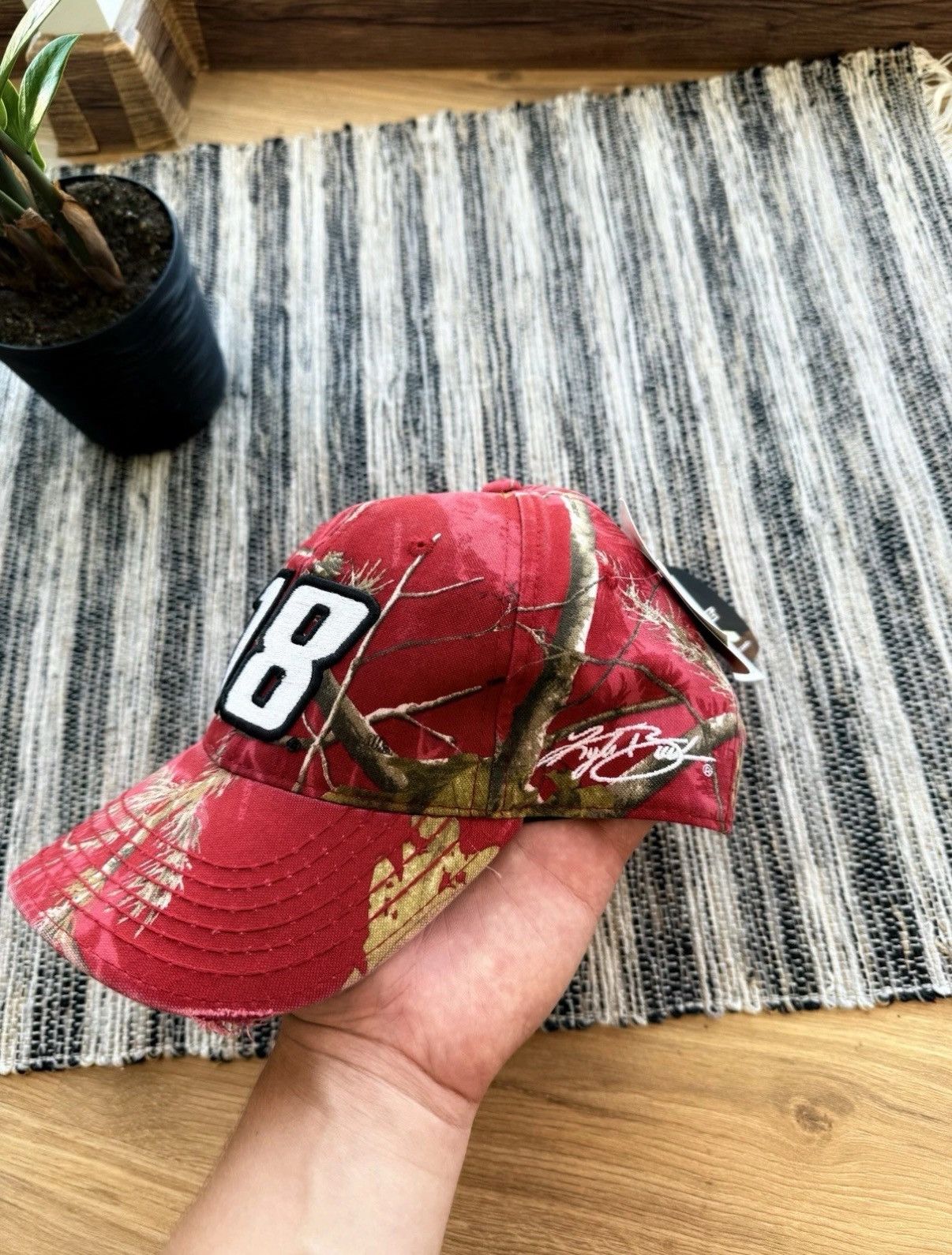 NASCAR NEW REAL TREE NASCAR RACING CAP SNAPBACK #18 JOE GIBBS RED Size ONE SIZE - 4 Thumbnail