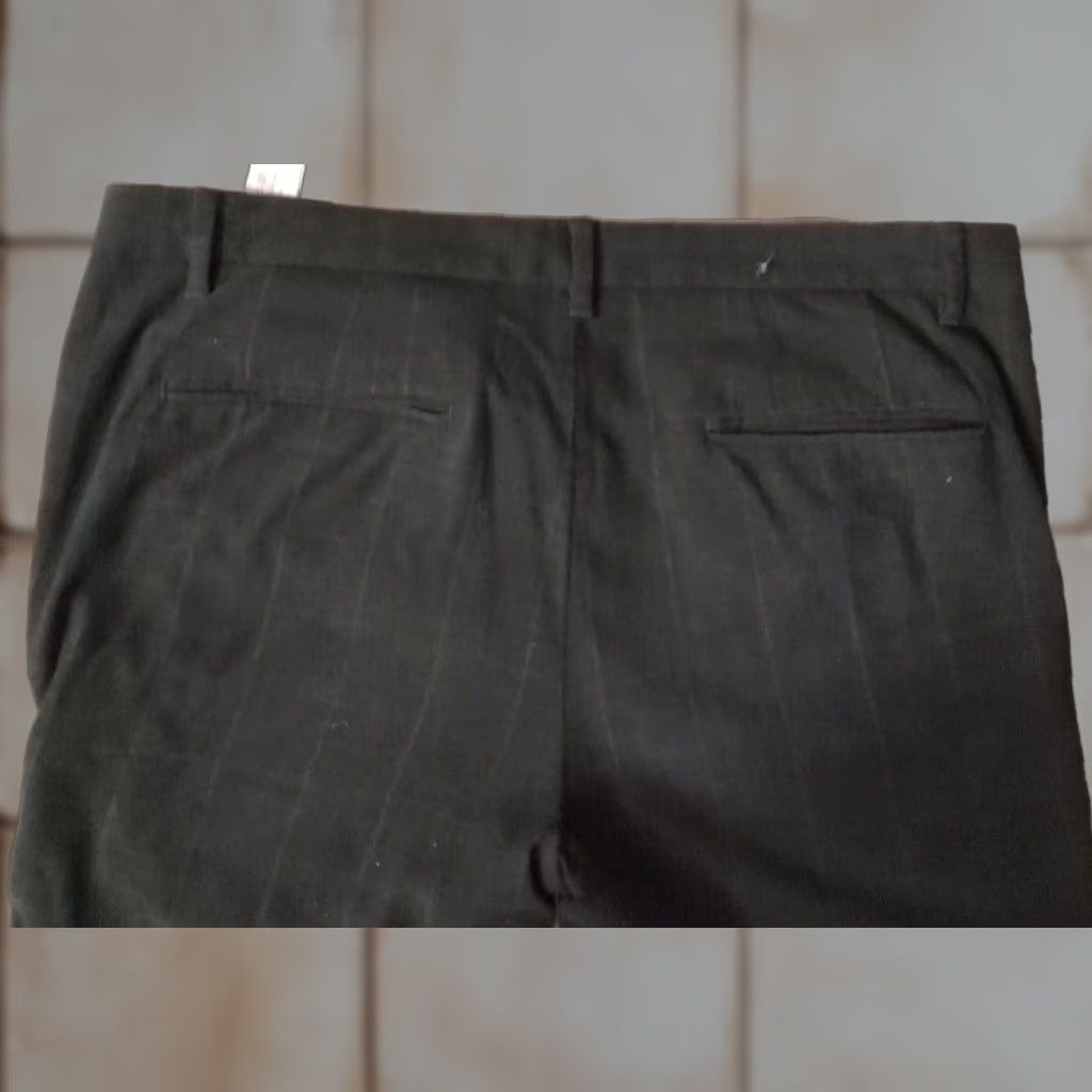 Zara Zara Dress Pants Men 32 Gray Plaid Slim Tapered Flat Front Wool Blend N/A (Note: N/A not allowed) Size US 32 / EU 48 - 1 Thumbnail