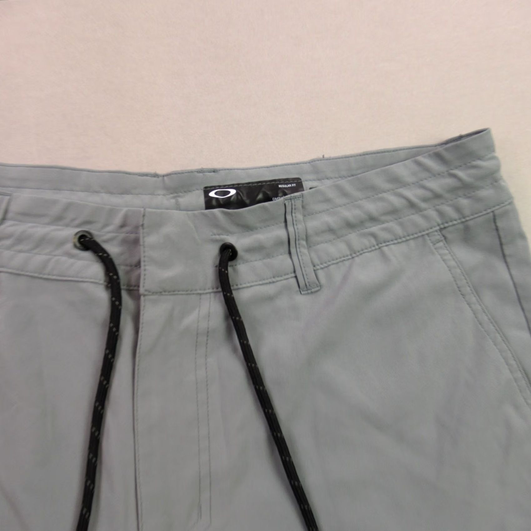 Oakley Oakley Shorts Mens 34 Gray Chino Swim Outdoors Lightweight Drawstring Size US 34 / EU 50 - 2 Thumbnail