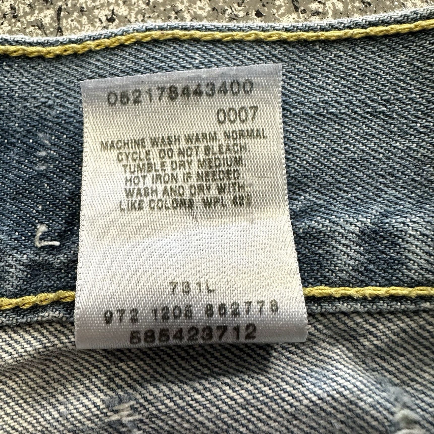 Levi's Levi's 501 Jeans Shorts Womens 6 Distressed 3 in Inseam Blue Cotton Denim Cut-Off Pockets Casual Size 28" / US 6 / IT 42 - 5 Thumbnail