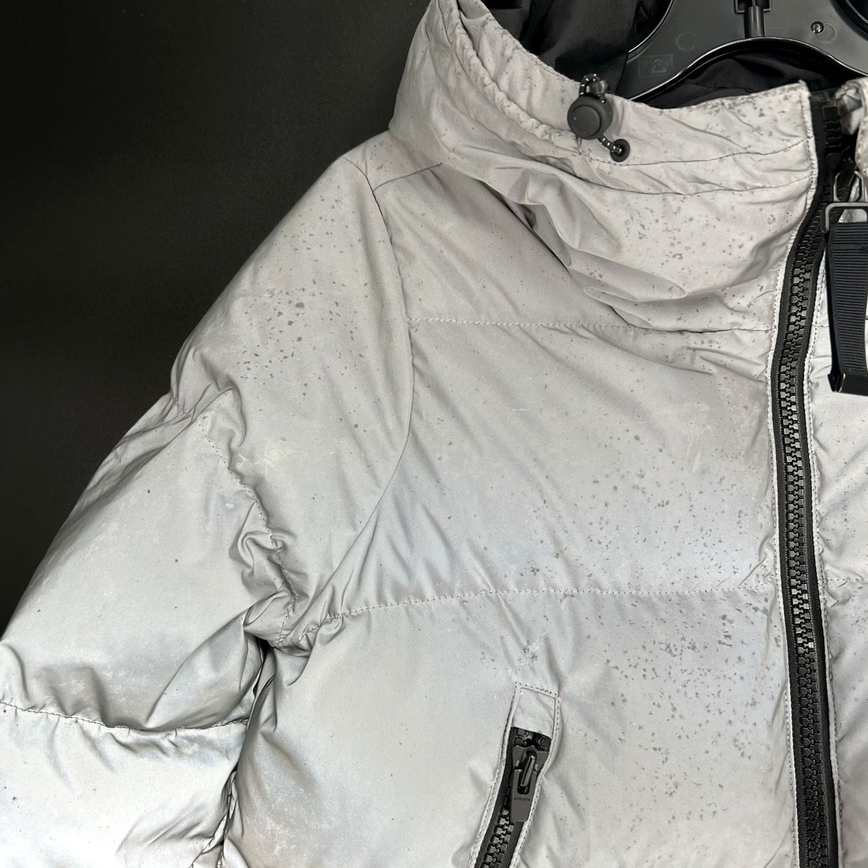Athleta Athleta Snow Down Cropped Puffer Jacket Women’s XXS Silver Full Zip Hooded Pockets Winter Casual Shirt Jacket Womens Size XXS / US 00 / IT 34 - 2 Thumbnail