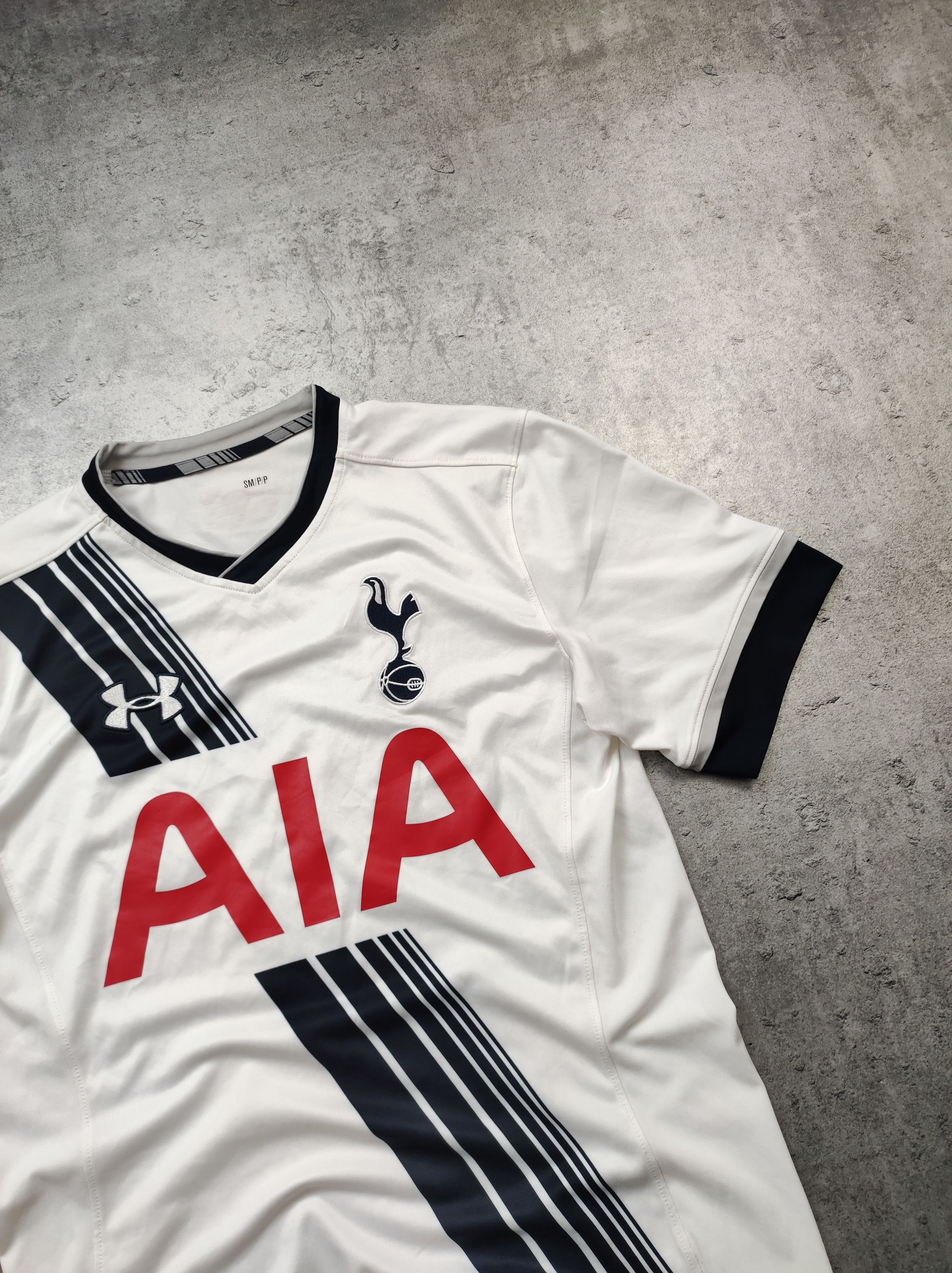 Vintage Tottenham London Hotspurs 2015/16 Home Under Armour Jersey Size US S / EU 44-46 / 1 - 3 Thumbnail
