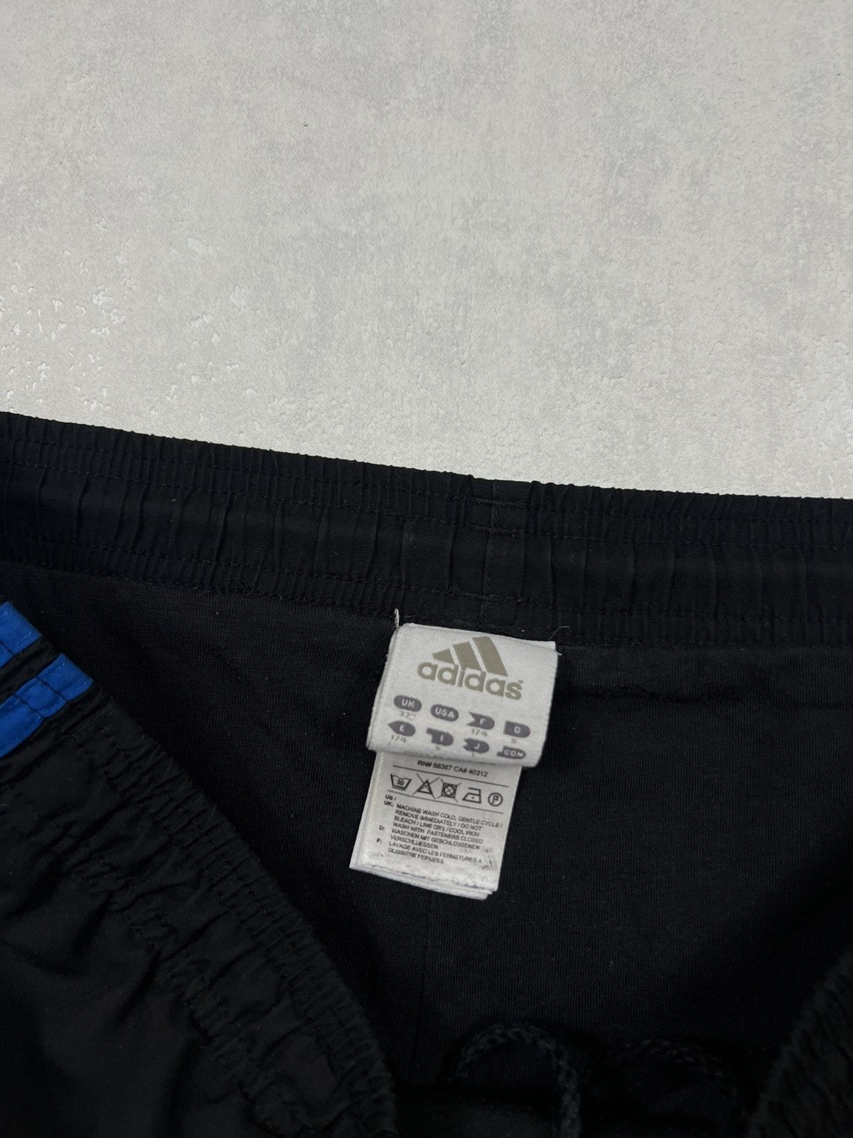 Adidas 00’s ADIDAS RETRO BAGGY 3 STRIPES TRACK PANTS Y2K Size US 32 / EU 48 - 6 Thumbnail