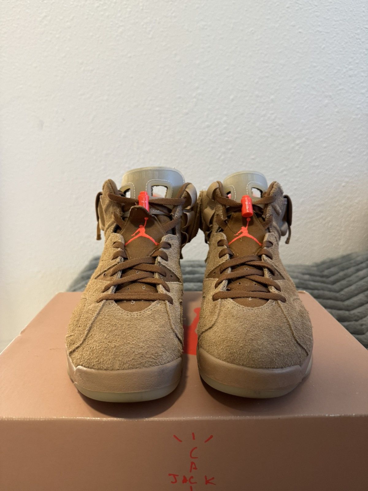 Jordan Brand Size 10.5 – Jordan 6 Travis Scott British Khaki OG Box 9/10 Size US 10.5 / EU 43-44 - 5 Thumbnail