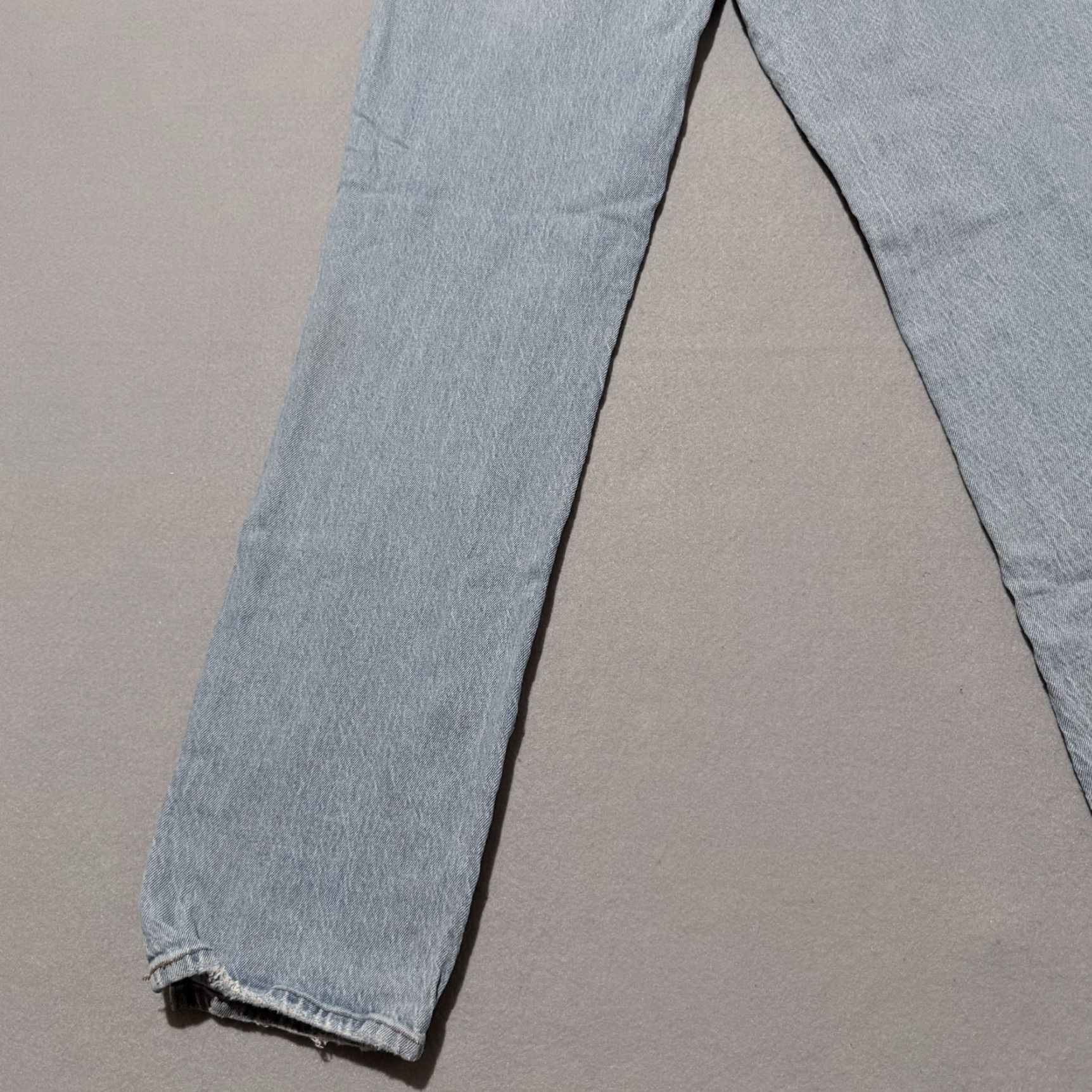 Abercrombie & Fitch Abercrombie & Fitch Jeans Women Blue 4 90s Ultra High Rise 90s Straight Denim Vintage: No Distressed Pockets Slit 30 in Inseam XS-XL Size 27" / US 4 / IT 40 - 7 Thumbnail