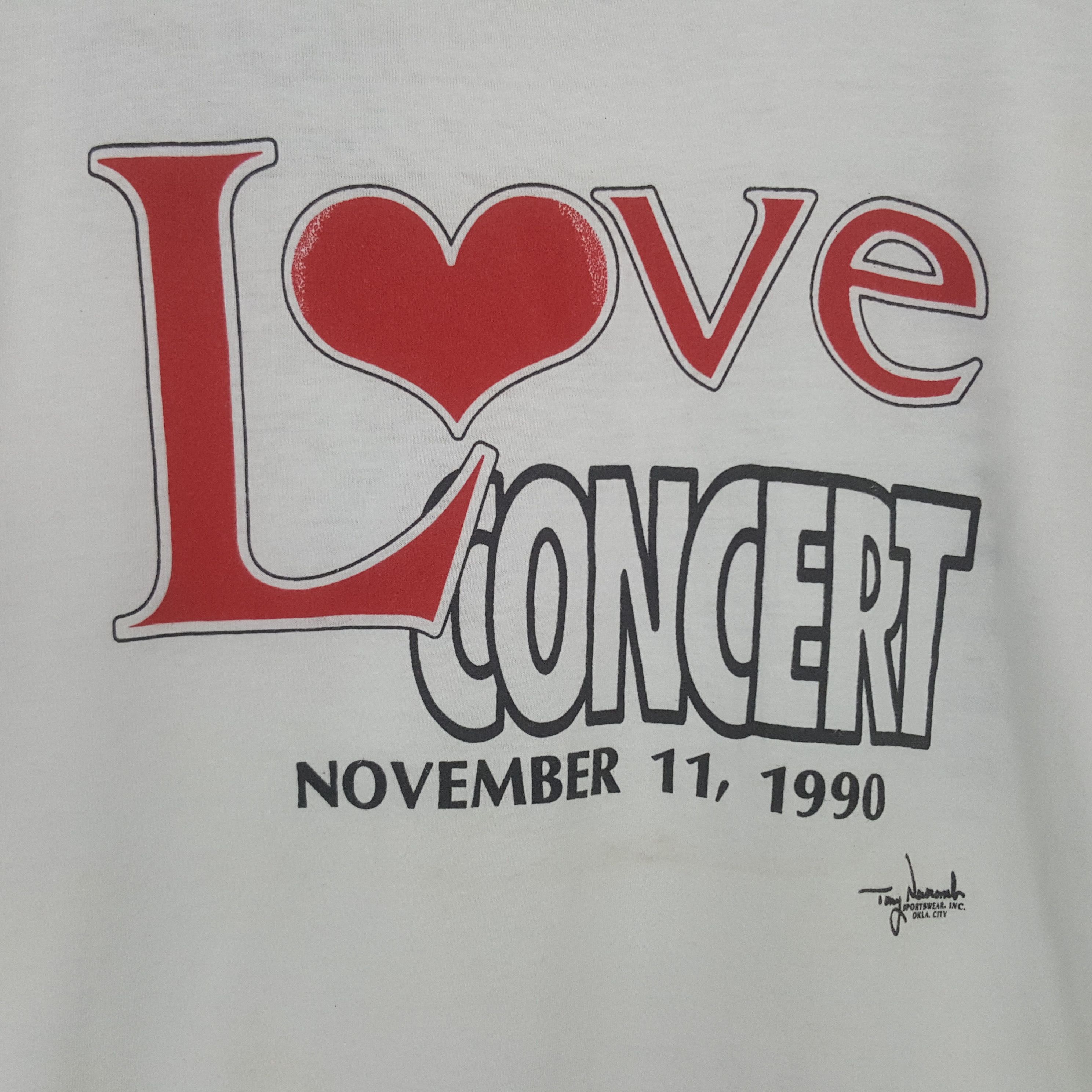 Band Tees Vintage Love Concert 1990 Tour Tshirt Size US S / EU 44-46 / 1 - 2 Thumbnail