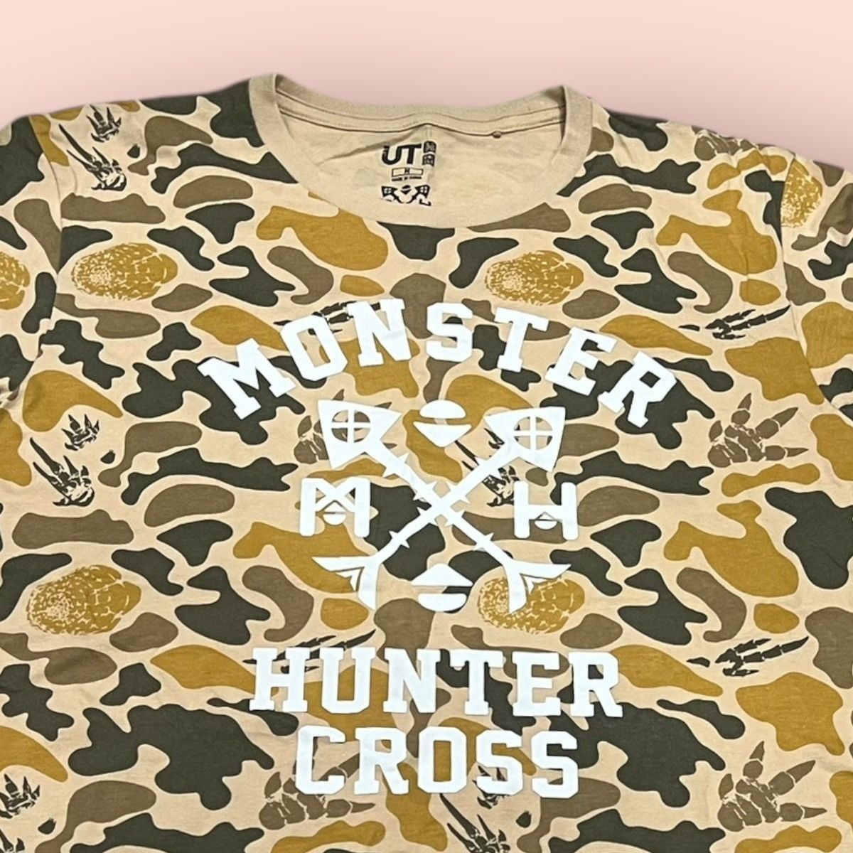 Anime × Jun Takahashi × Uniqlo RARE MONSTER HUNTER CROSS X UNIQLO/JUN TAKAHASHI CAMO SHIRT Size US M / EU 48-50 / 2 - 3 Thumbnail