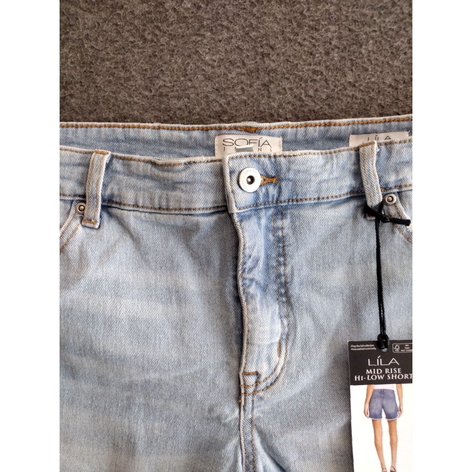 Vintage Sofia Vergara Jeans Lila Mid Rise HI-Low Hem Light Wash Denim Shorts 14 Women Size 36" / US 14 / IT 50 - 3 Thumbnail