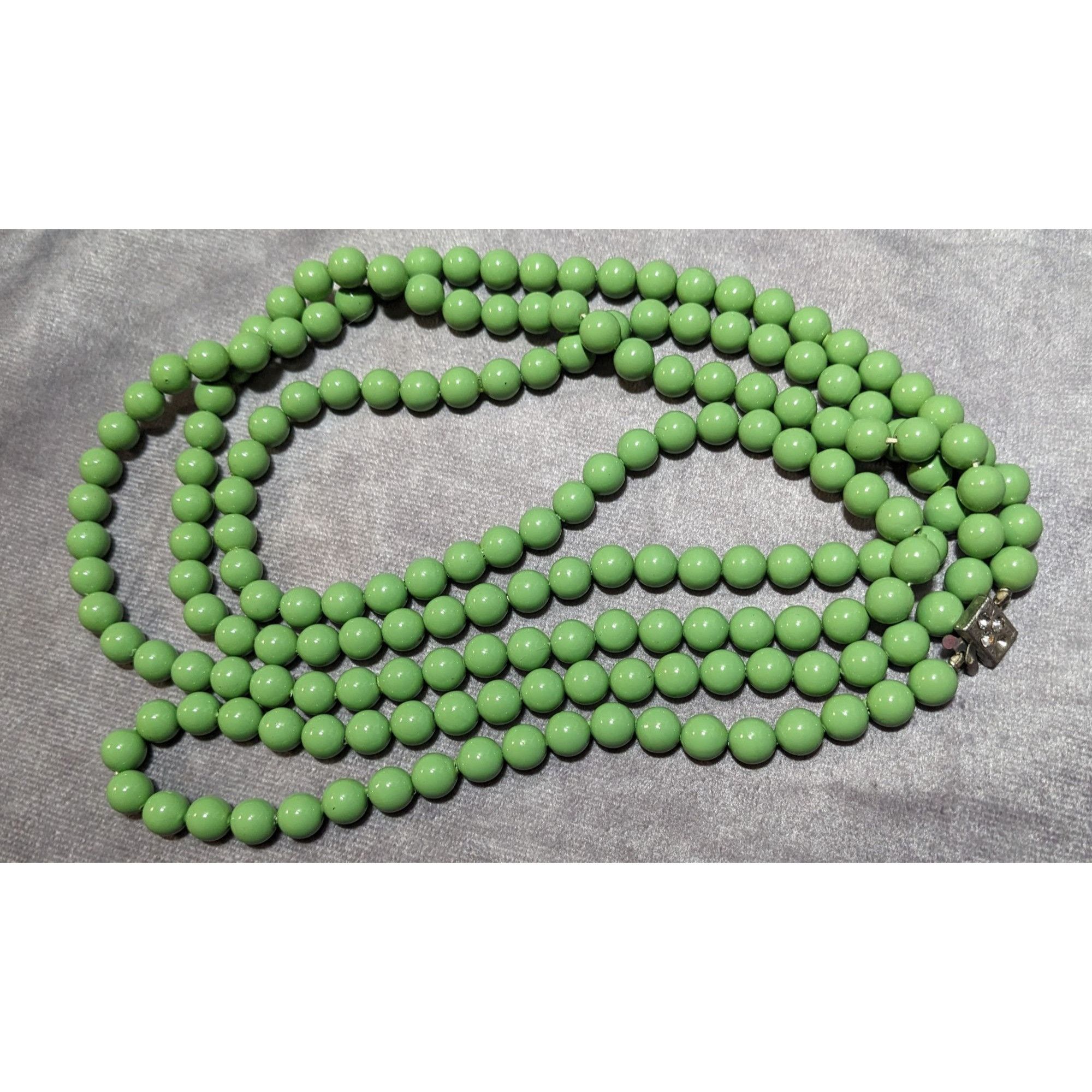 Other Vintage Pea Green Lightweight Beaded Opera Necklace Size ONE SIZE - 12 Thumbnail