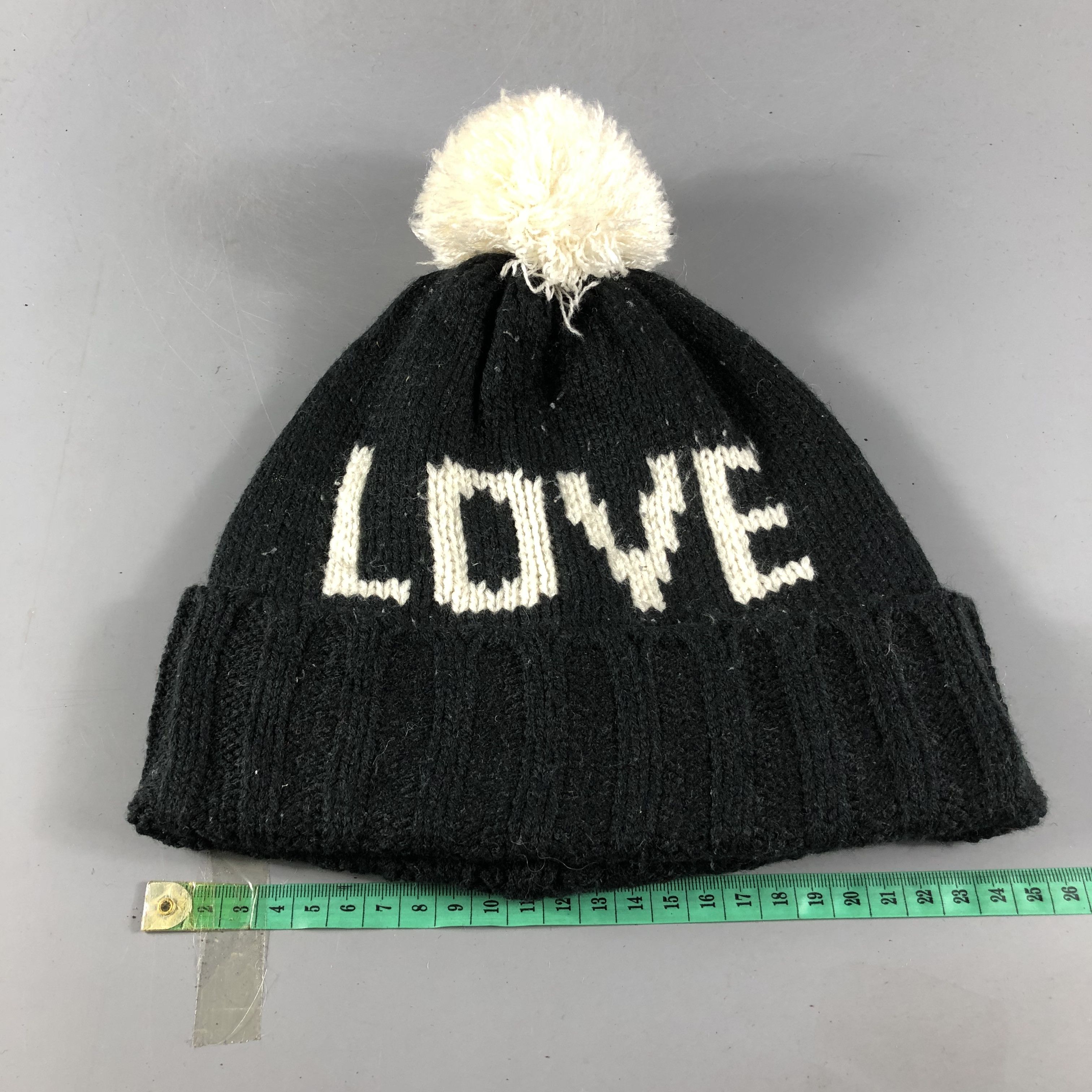 Gap GAP LOVE Bobble Beanie Snowcap Snow Hat B562 Size ONE SIZE - 3 Thumbnail