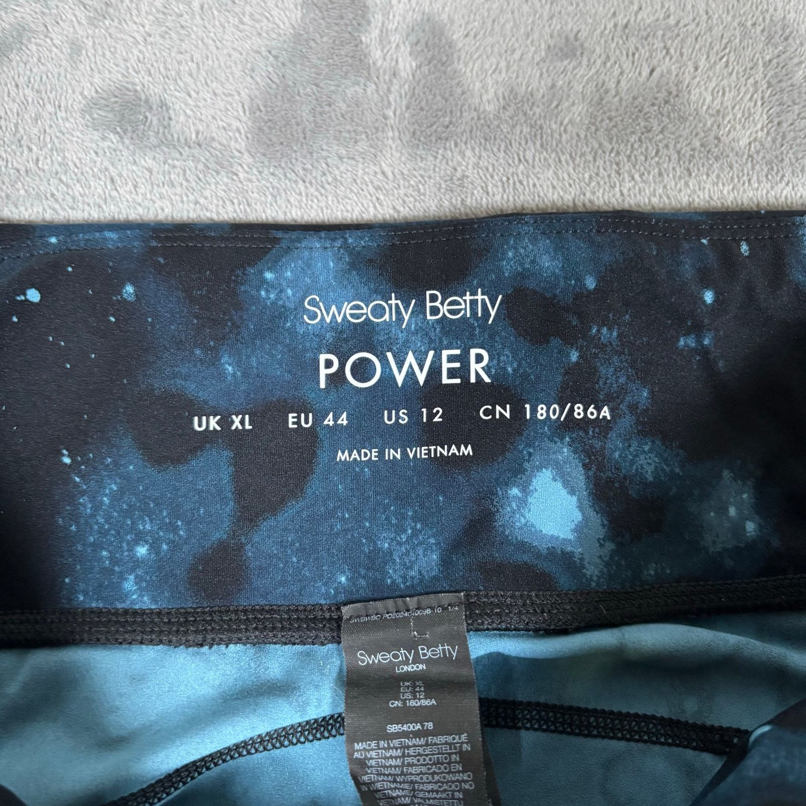 Sweaty Betty Sweaty Betty Power 7/8 Leggings Blue Galaxy Print XL (US 12) Size 34" / US 12 / IT 48 - 4 Thumbnail