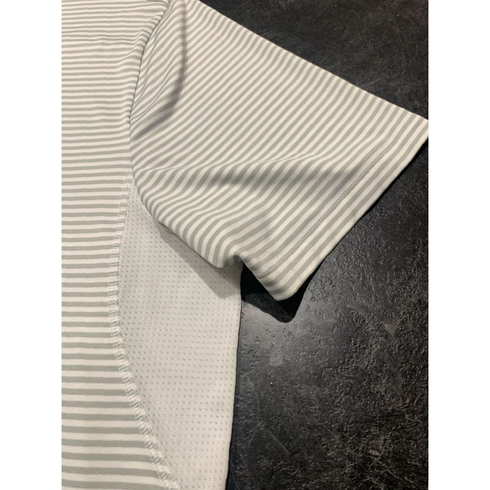 Under Armour Under Armour Coldblack Polo Shirt Mens 2XL Gray White Striped Activewear Size US XXL / EU 58 / 5 - 3 Thumbnail
