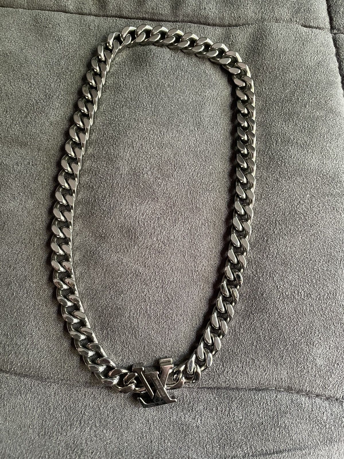 Louis Vuitton Louis Vuitton Chain Link Blue Logo Necklace Size ONE SIZE - 5 Thumbnail