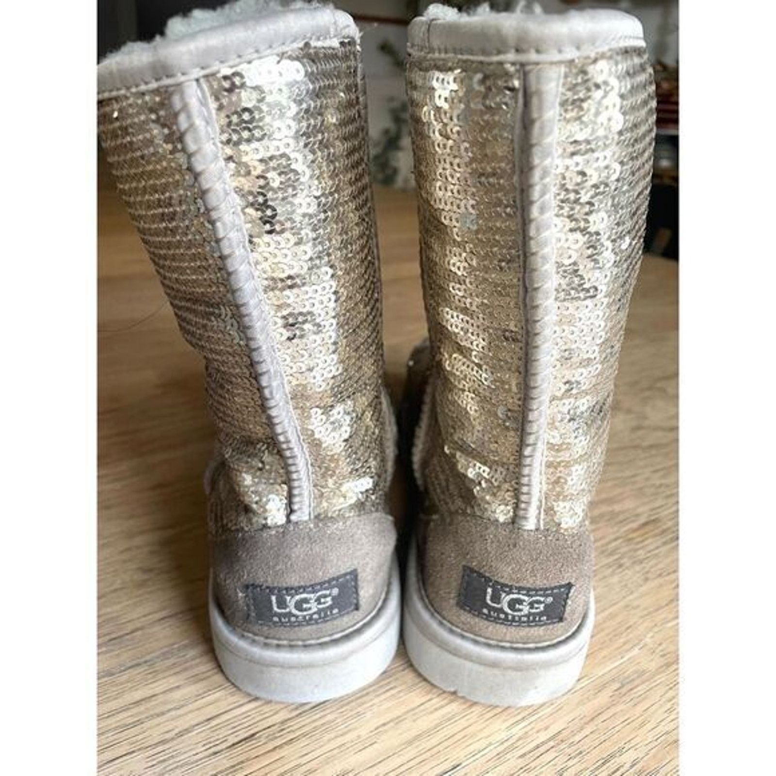 Ugg UGG Australia Cosmos Sequin Silver Gold Short Boots SIZE 9 Size US 9 / IT 39 - 5 Thumbnail
