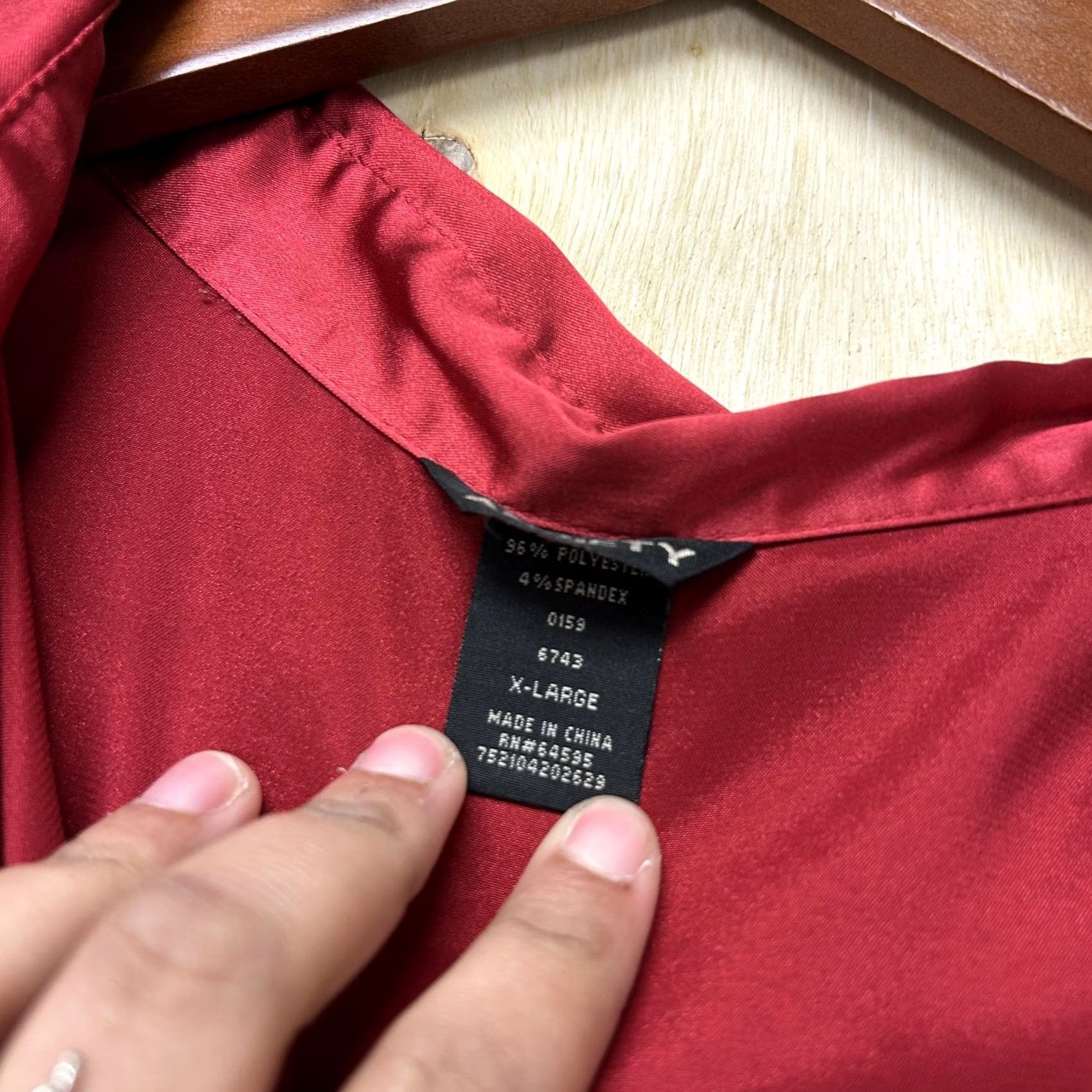 Vintage VINTAGE Anxiety Red Satin Button-Up Blouse Women XL Long Sleeve Collared Top Size XL / US 12-14 / IT 48-50 - 4 Thumbnail