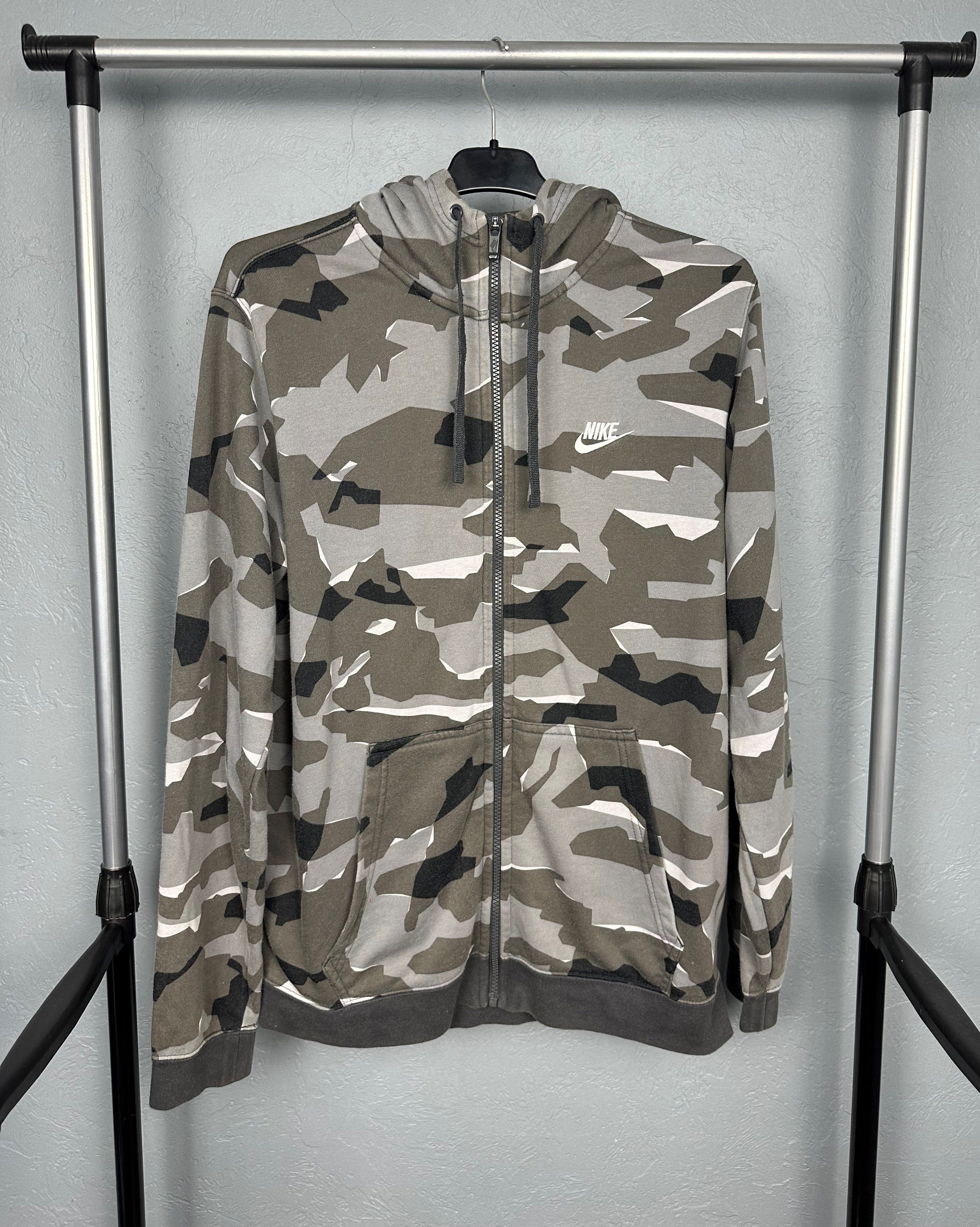 Nike Nike Vintage Mens Camo Zip Hoodie Y2K Size US L / EU 52-54 / 3 - 1 Thumbnail