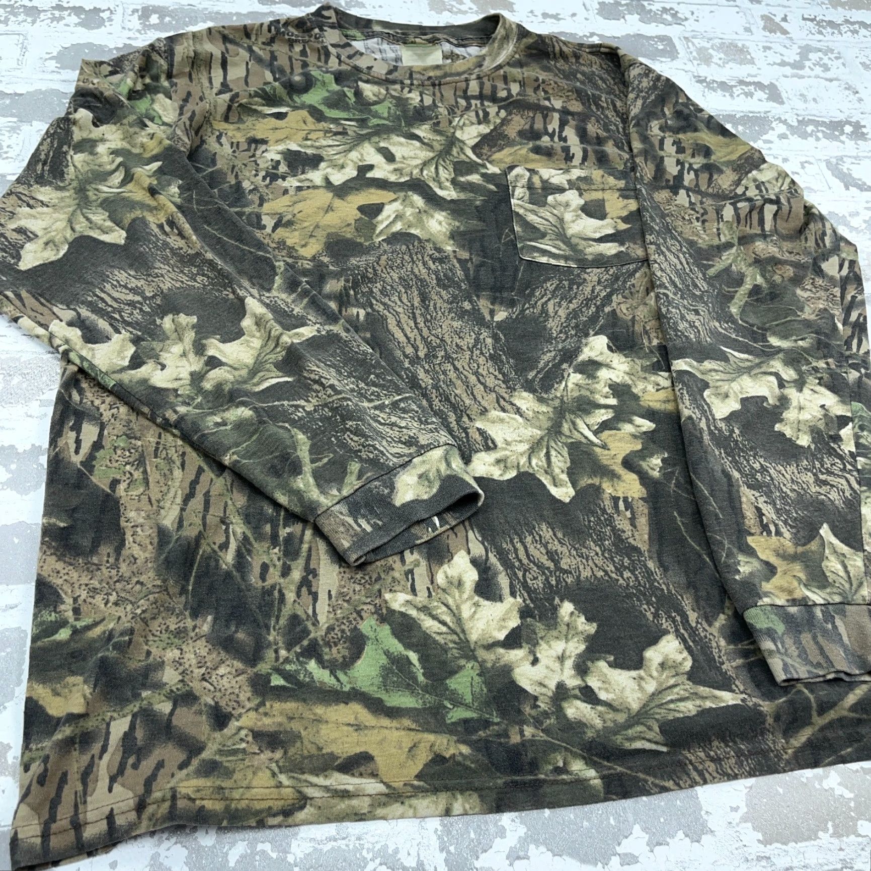 Vintage VINTAGE Mossy Oak Shirt Men Large Camouflage T-Shirt Crew Neck 90s Retro Cartoon? Size US L / EU 52-54 / 3 - 3 Thumbnail
