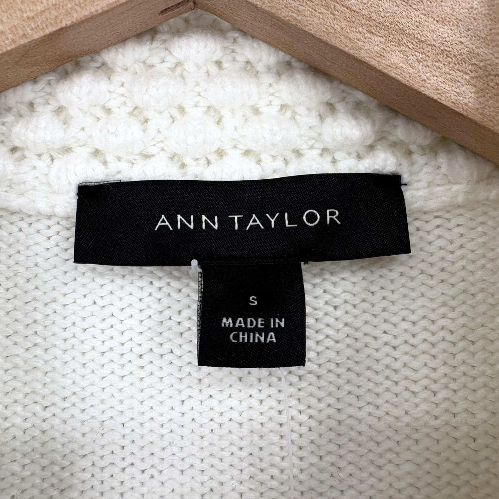 Ann Taylor Ann Taylor Cardigan Sweater Womens Small White Full Zip Collared Pockets Knit Size S / US 4 / IT 40 - 4 Thumbnail