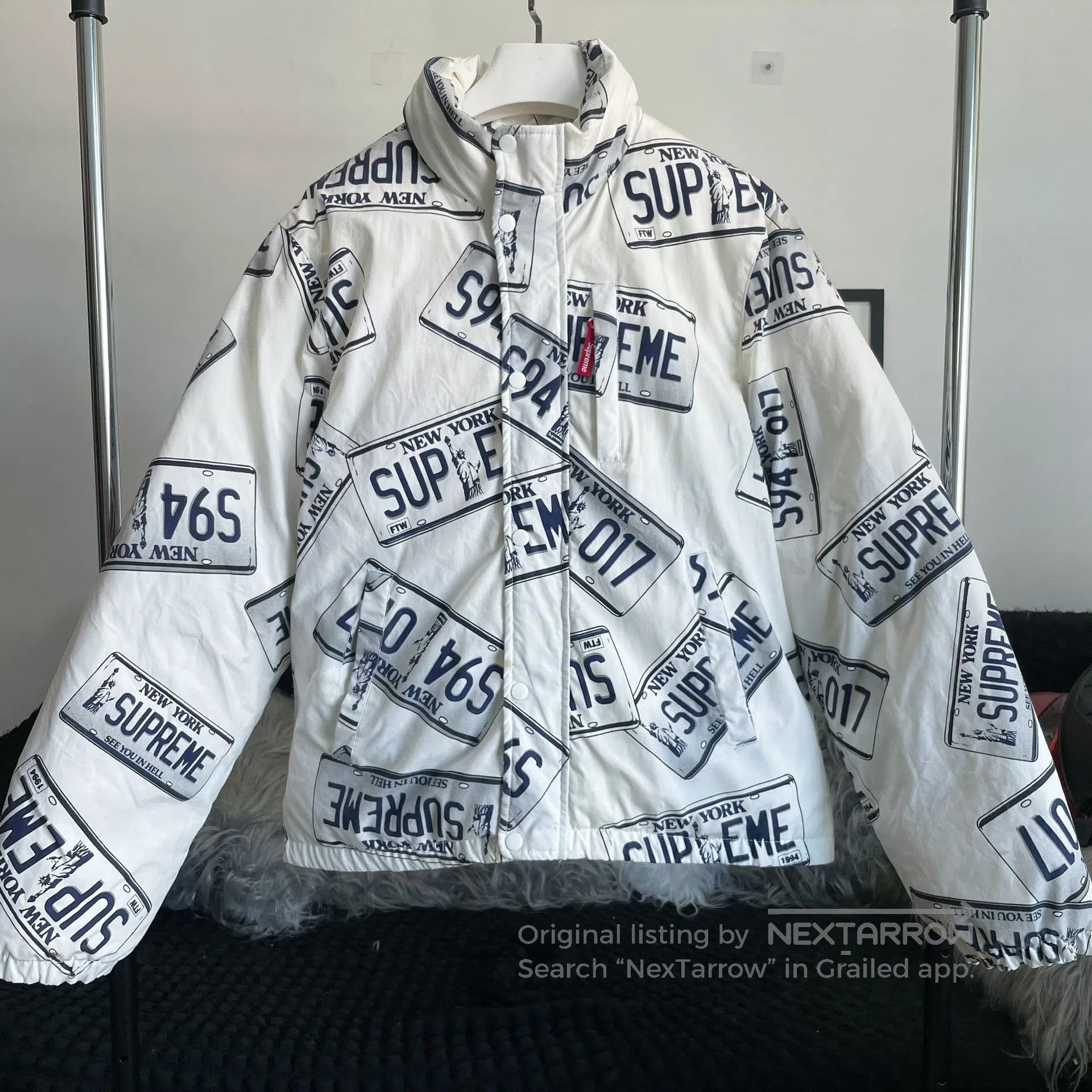 Supreme Supreme White License Plate Down Jacket. Size US M / EU 48-50 / 2 - 1 Thumbnail