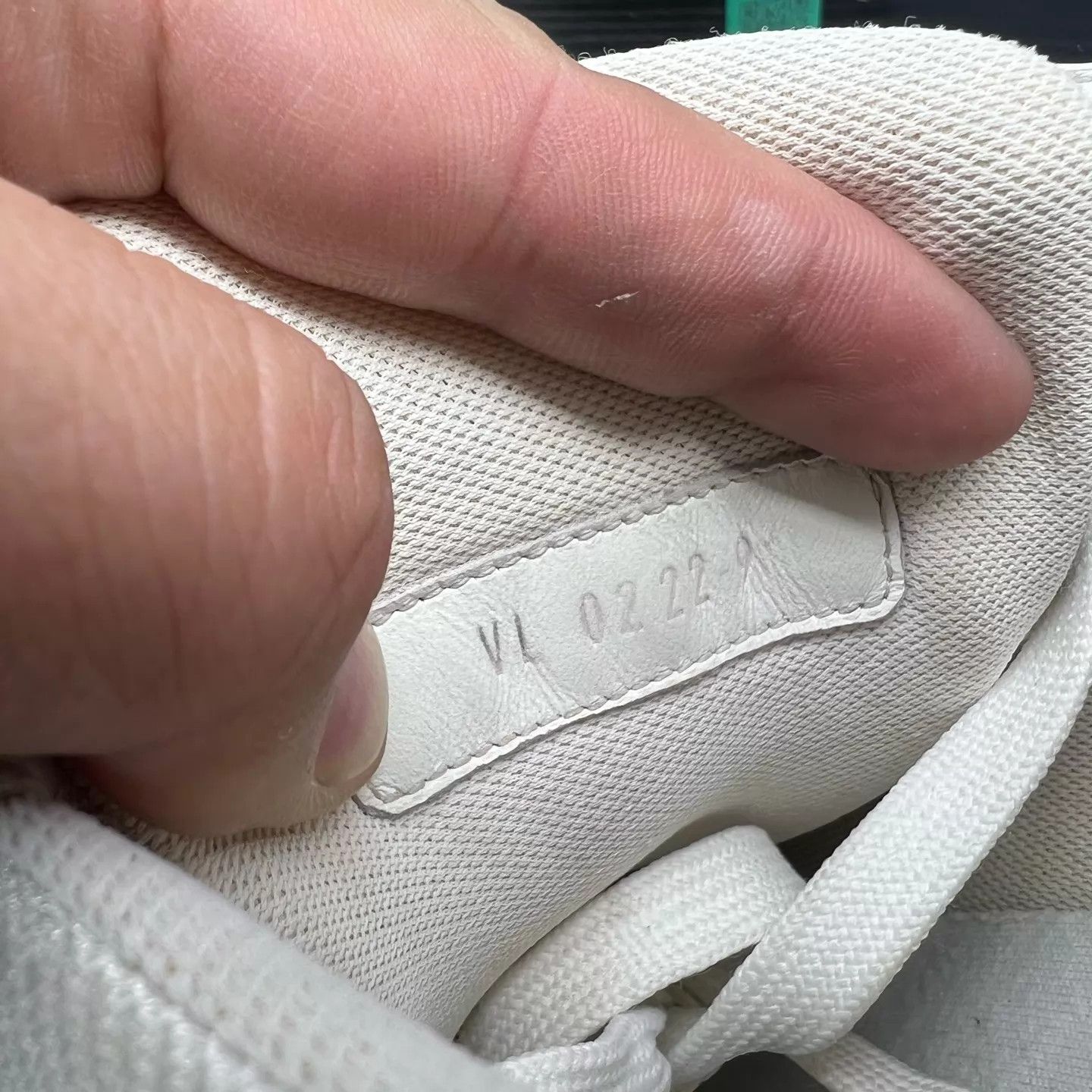 Louis Vuitton LV Trainer White 9/43 Like New With Box Size US 10 / EU 43 - 8 Thumbnail