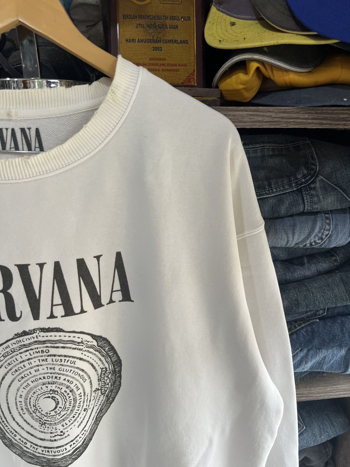 GU 🔥2017 Gu x Nirvana Crewneck Sweatshirt Size US XXL / EU 58 / 5 - 6 Thumbnail