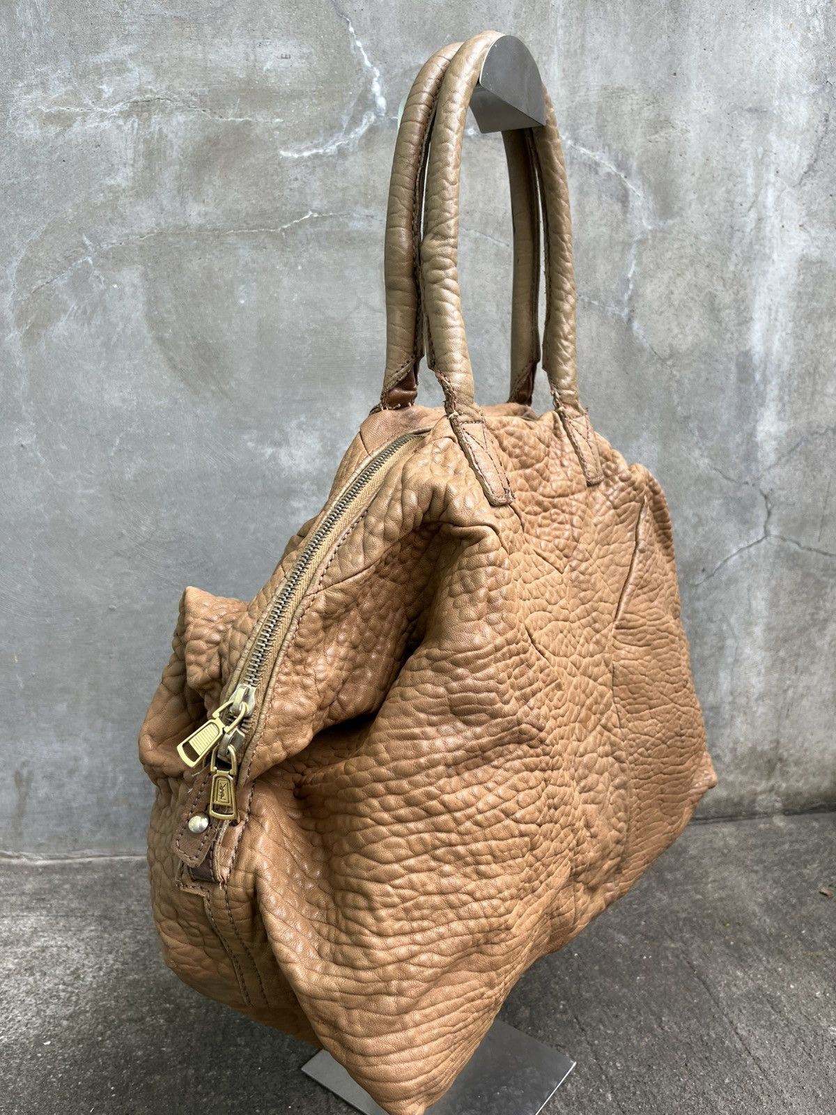 Yves Saint Laurent Pebbled Lambskin Leather Easy Muse Hand Bag Size ONE SIZE - 2 Thumbnail