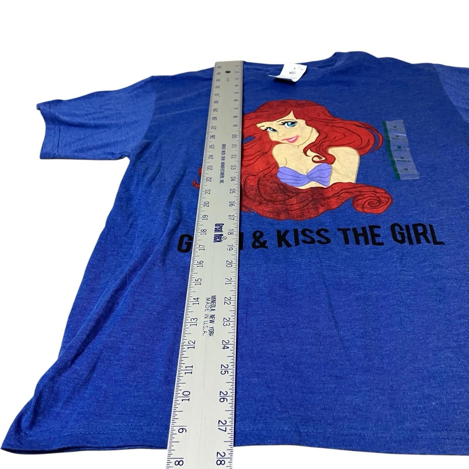 Disney Disney TShirt Mens M Blue Little Mermaid Kiss The Girl Ariel Size US M / EU 48-50 / 2 - 2 Thumbnail