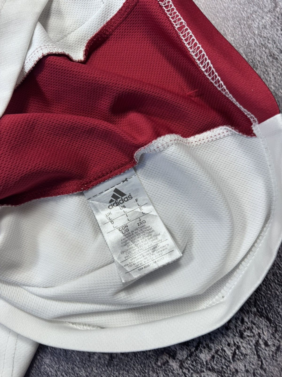 Adidas Miami Heat LeBron James #6 Adidas NBA Jersey — Vintage Heat Size US L / EU 52-54 / 3 - 8 Thumbnail