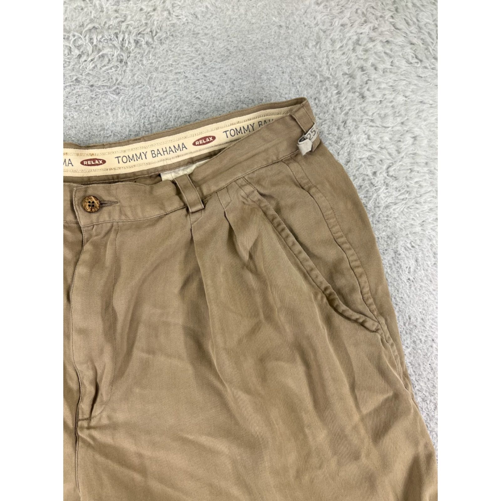 Tommy Bahama Tommy Bahama Bermuda Shorts Men 34 Beige Silk Herringbone Pleated 9 Inseam Zip Pocket Pockets Travel Aloha Beach Designer Mens Size US 34 / EU 50 - 5 Thumbnail