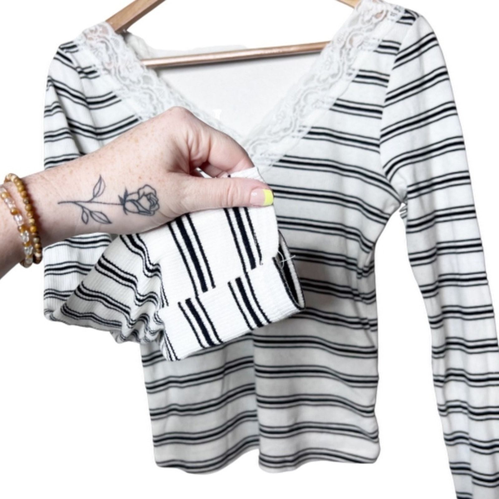 Other Heart & Hips Black & White Striped Lace Ribbed Crop Blouse Size L / US 10 / IT 46 - 3 Thumbnail