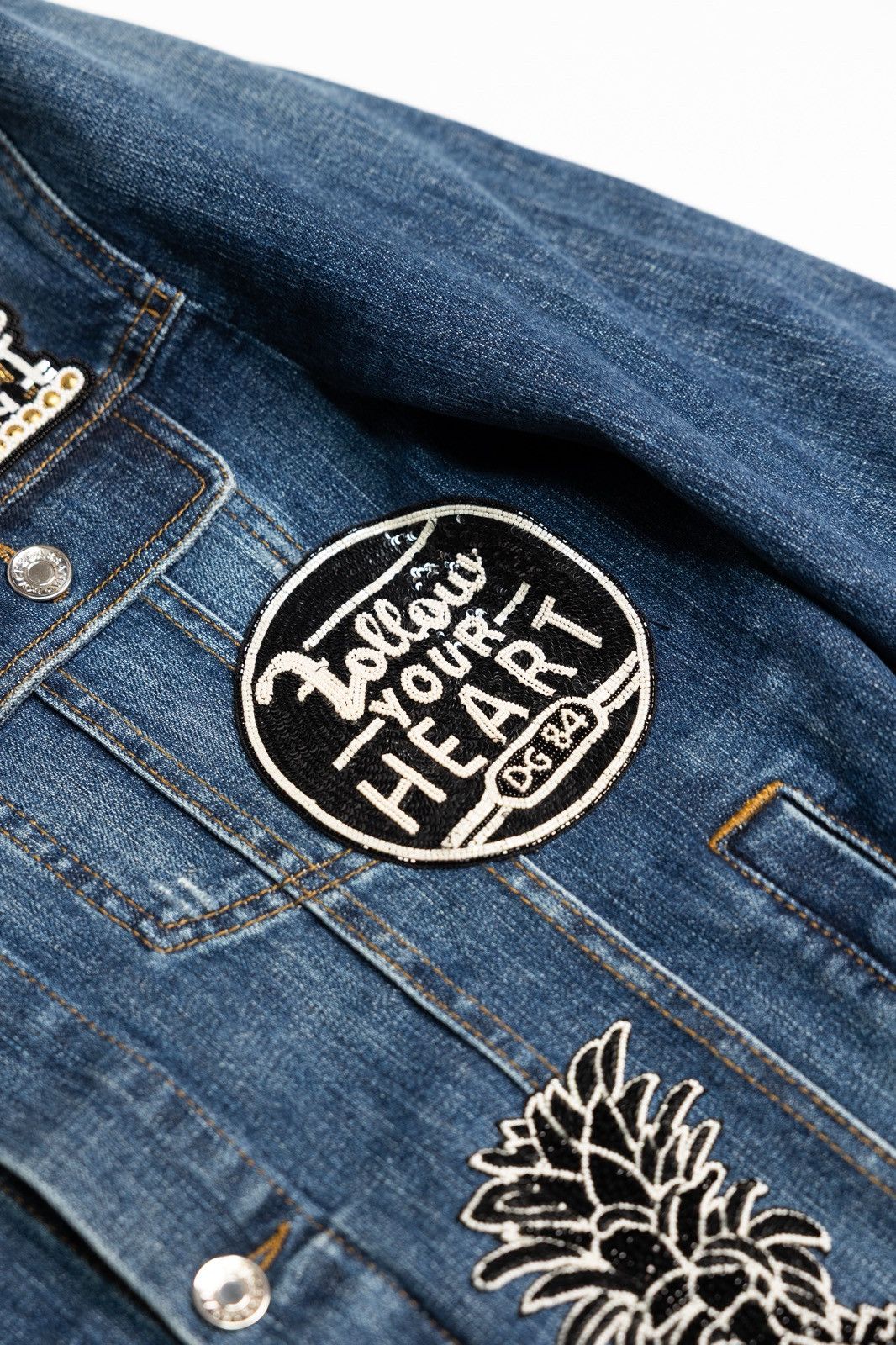 Dolce & Gabbana Dolce & Gabbana Sequin Patch Denim Jacket Size US M / EU 48-50 / 2 - 2 Thumbnail