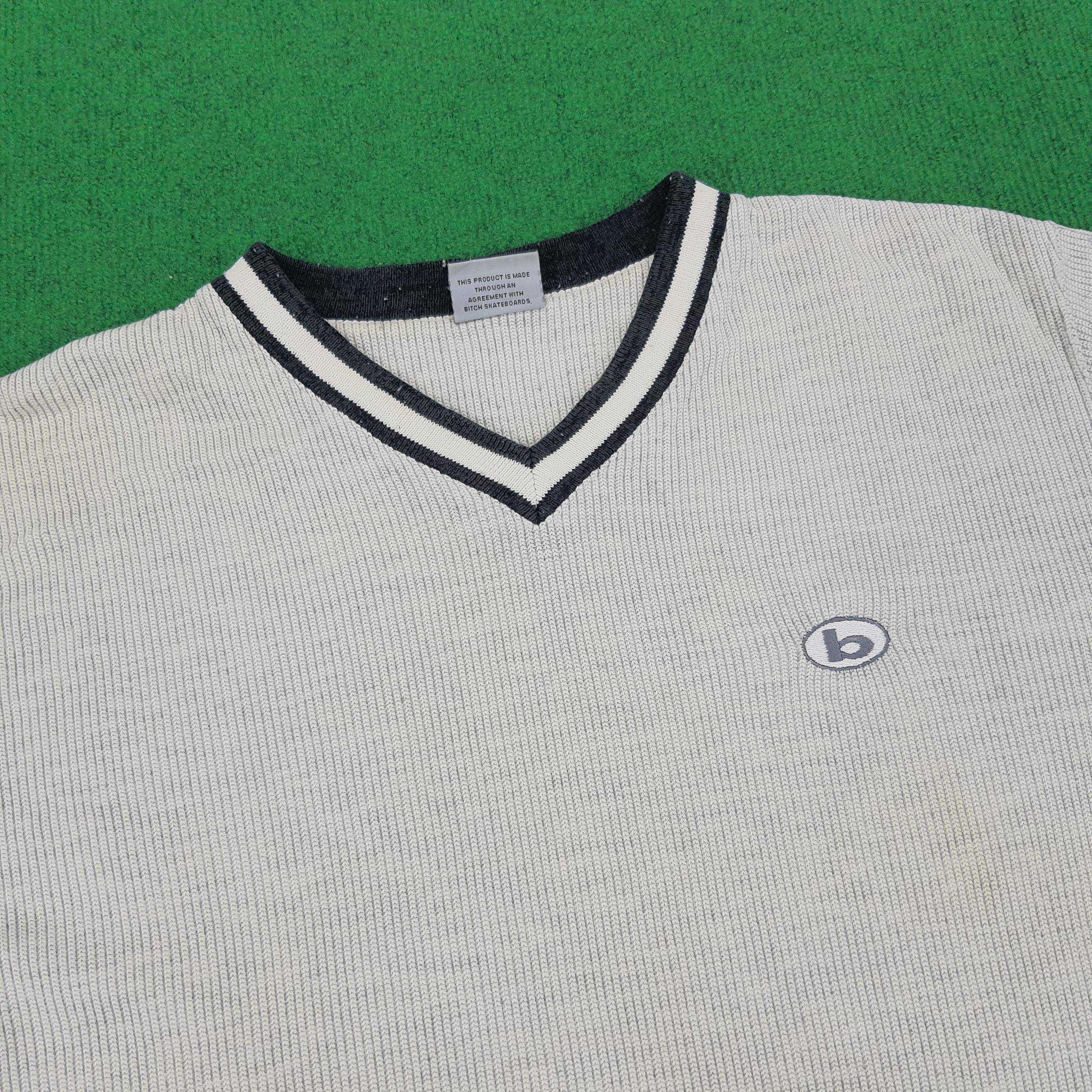 Other Vintage Bitch Skateboards Corduroy V Neck T-shirt Size US M / EU 48-50 / 2 - 2 Thumbnail