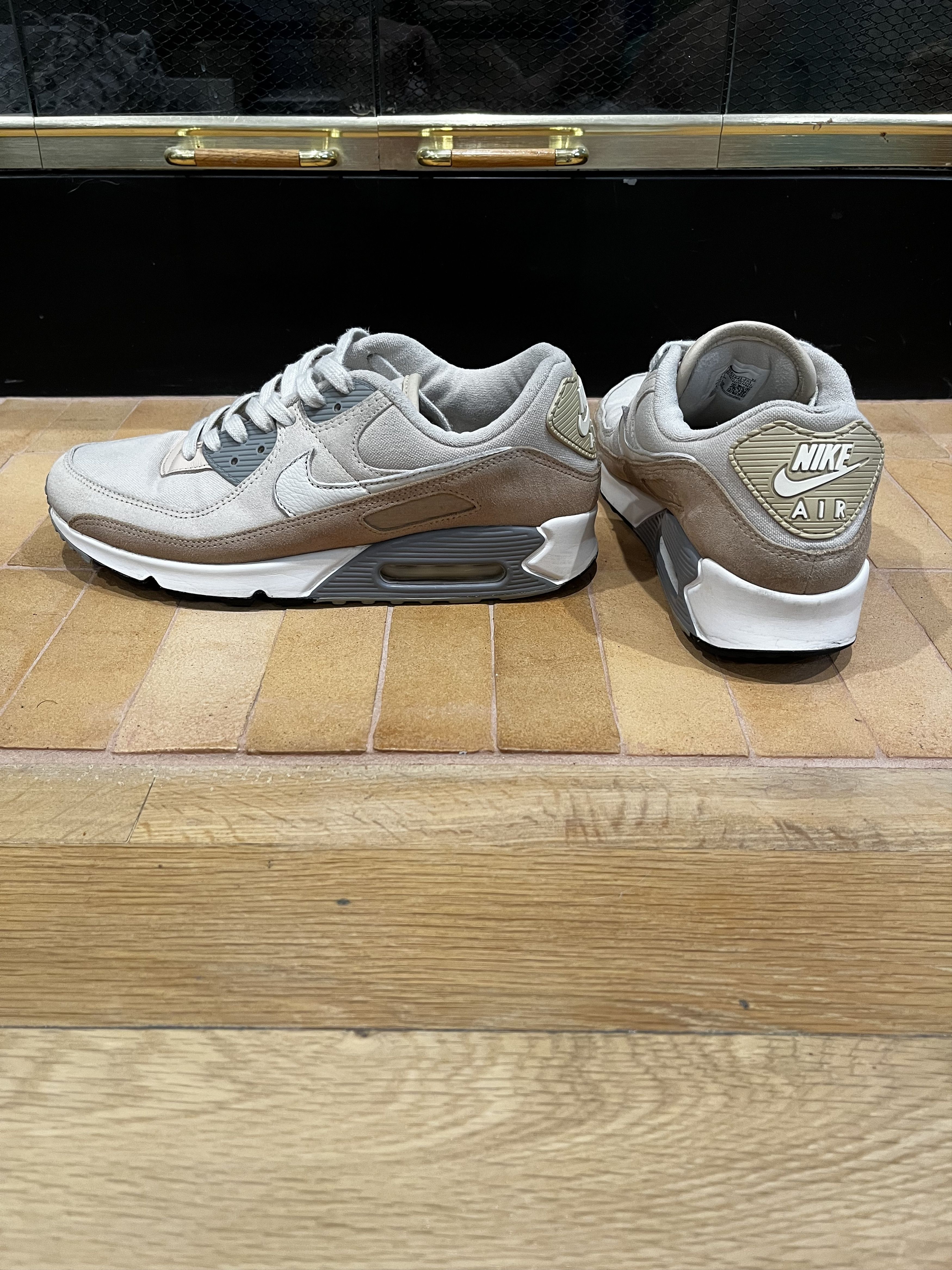 Nike NIKE AIR MAX 90 PREMIUM SANDDRIFT 9.5 DA1641-201 SAND DRIFT Size US 9.5 / EU 42-43 - 10 Thumbnail