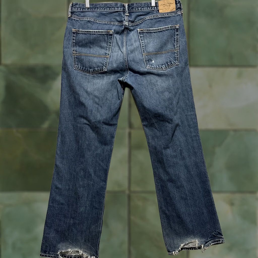 Abercrombie & Fitch VINTAGE Abercrombie & Fitch Kilburn Low Rise Boot Cut Jeans Button Fly Denim Sz 36 Mens Jeans 90s Grunge Blue Distressed N/A Size US 36 / EU 52 - 1 Thumbnail