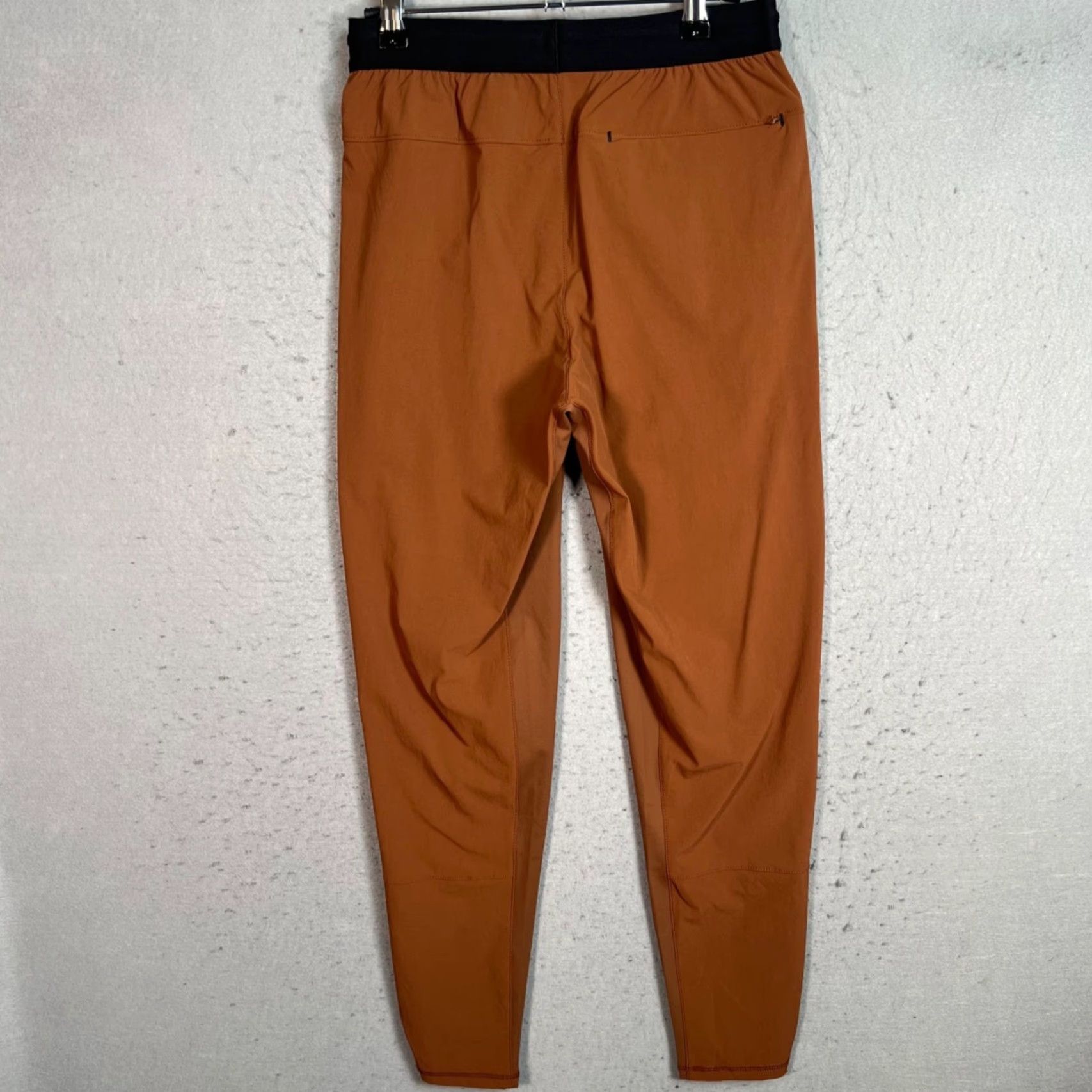 Everlane Everlane Womens Pant Jogger 26 x 27 Recycled Nylon Blend Brown E2 Regular Inseam 27 Tapered Front High Rise Sportswear Size 26" / US 2 / IT 38 - 2 Thumbnail