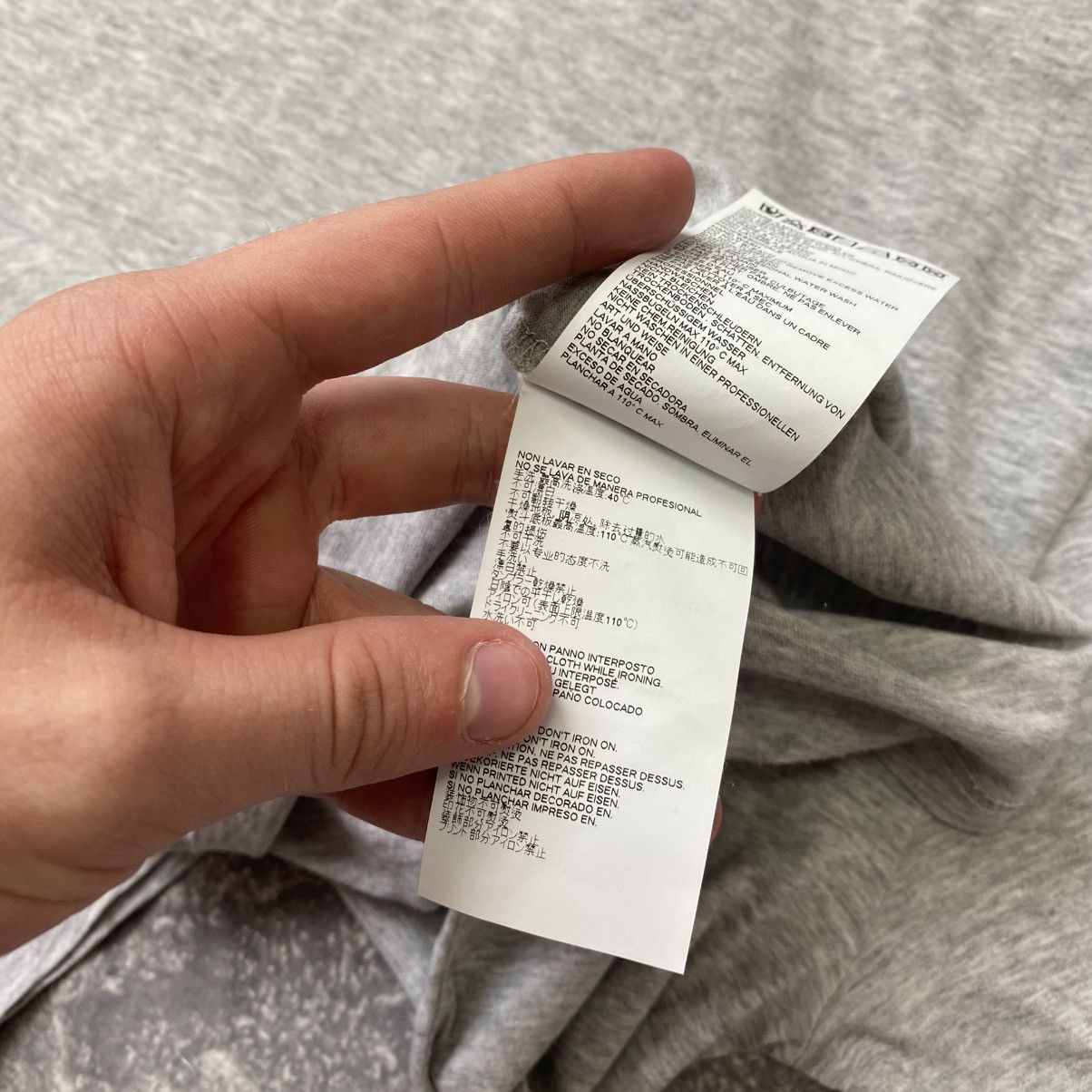 Vivienne Westwood Luxury Vivienne Westwood Small basic logo gray designer tee Size US M / EU 48-50 / 2 - 6 Thumbnail