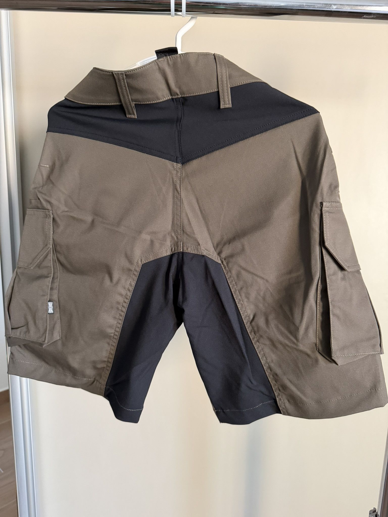 Other ThruDark L Charge Shorts Size US 35 - 2 Thumbnail